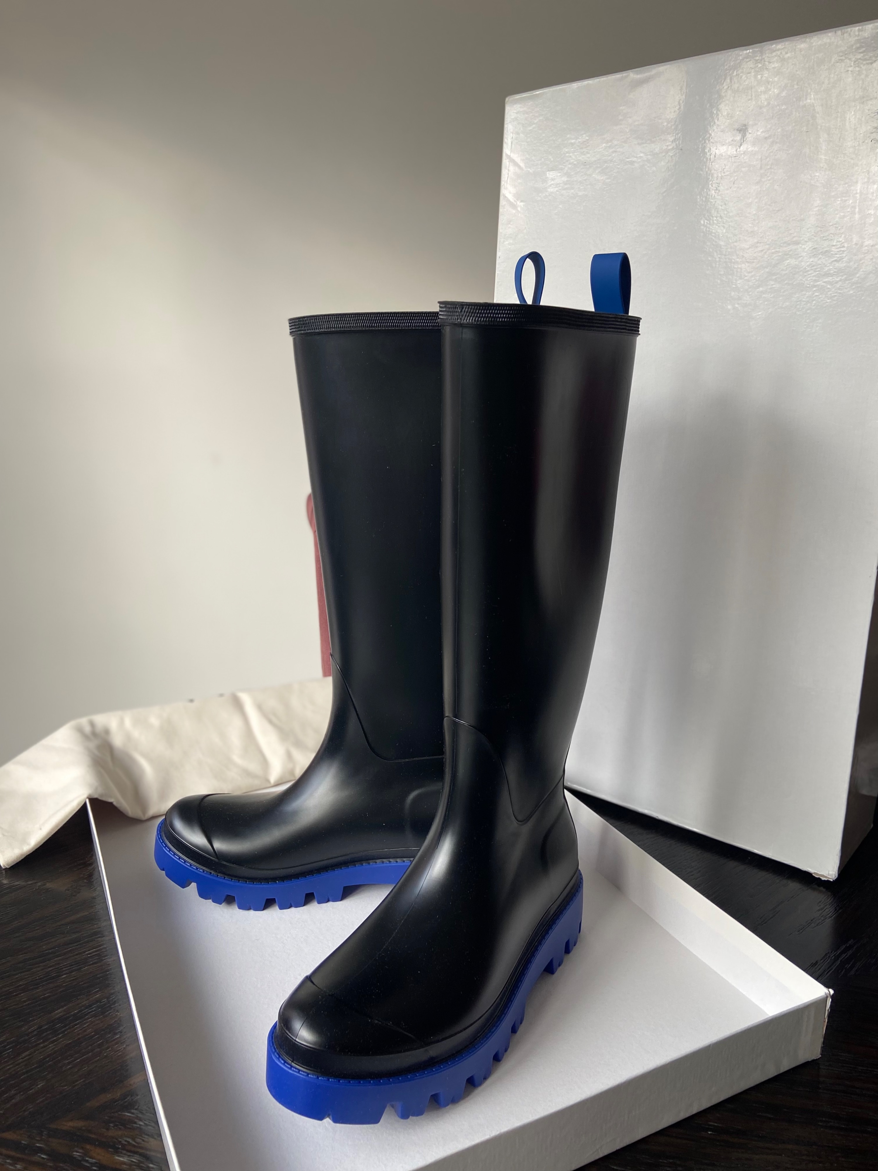 Gia Borghini 30mm Wellington Boots Size 38 Black royal blue rubber