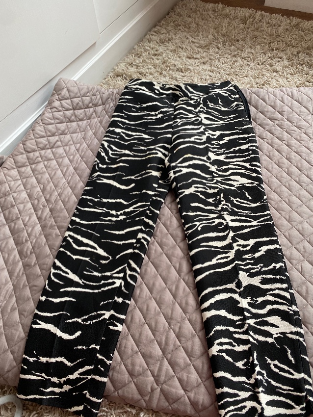 Preowned Carolina Herrera Zebra Print Tailored Pants Size XS Black  White cotton