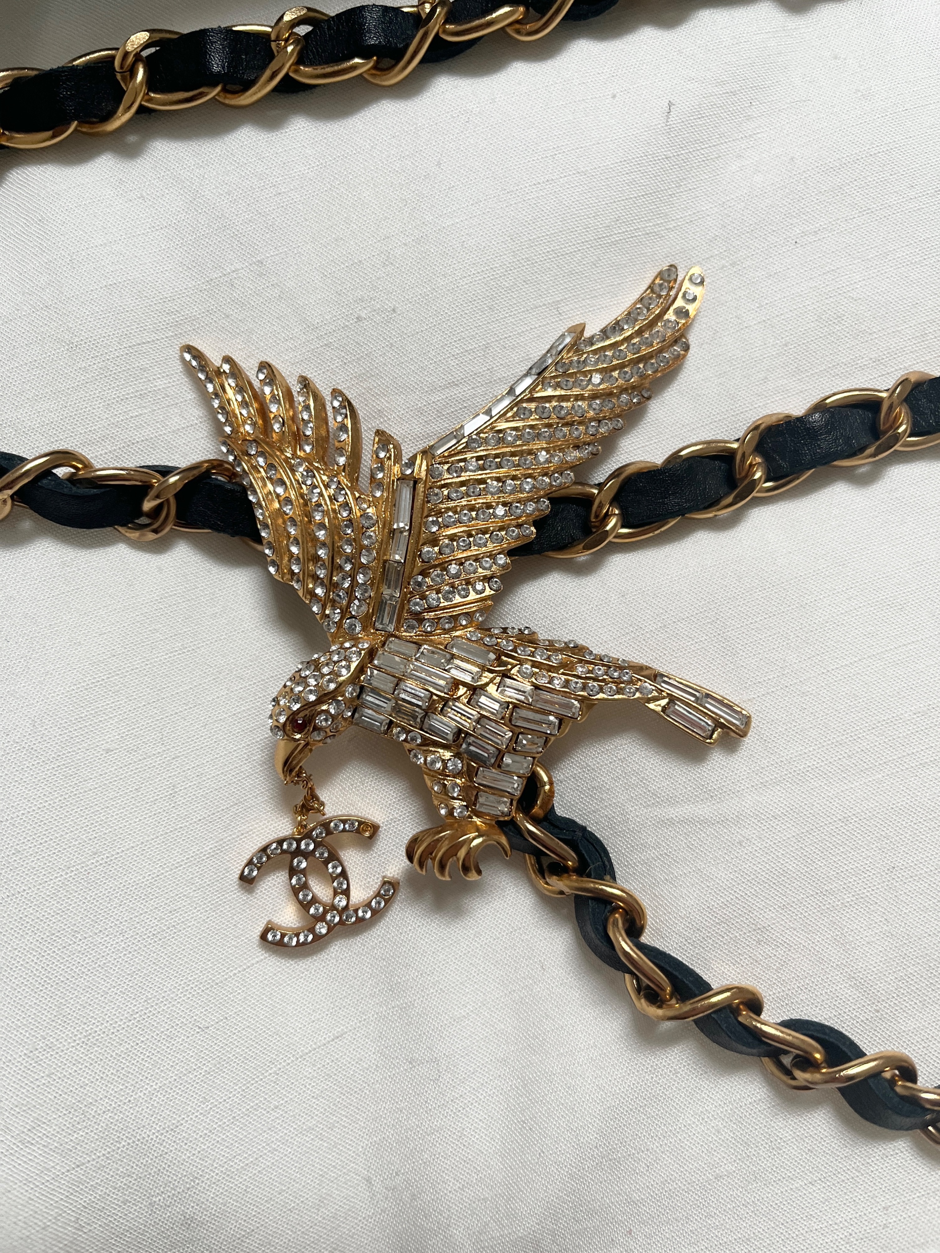 Preowned Chanel Vintage Crystal Embellished Eagle Chain Belt Black chain metal/leather