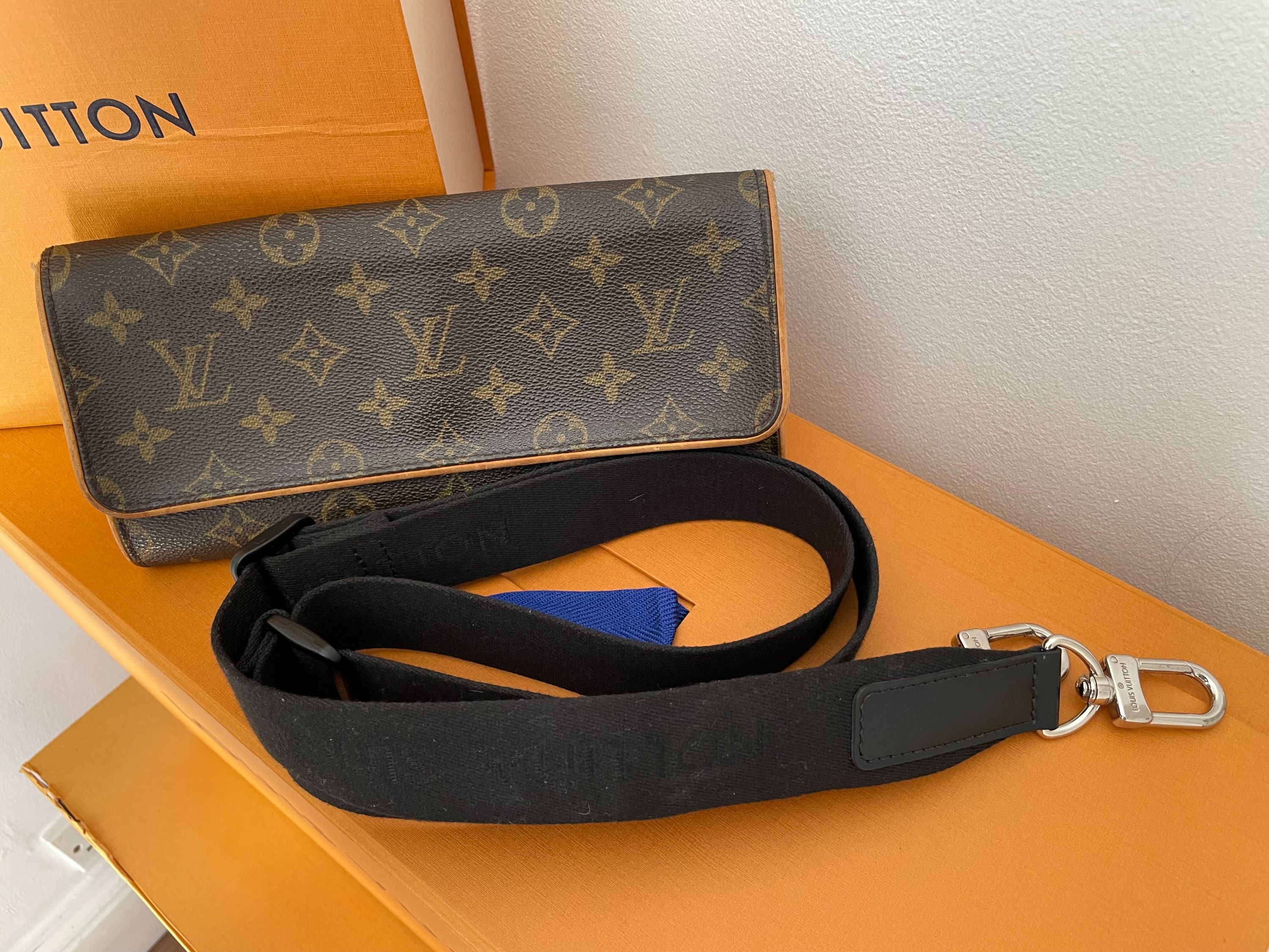 Preowned Louis Vuitton Monogram Canvas Pochette Twin GM Clutch w/ Strap Chocolate Brown leather