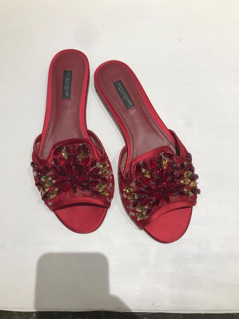 Preowned DOLCE  GABBANA Taormina Lace Crystal Slides Size 375 Red cloth