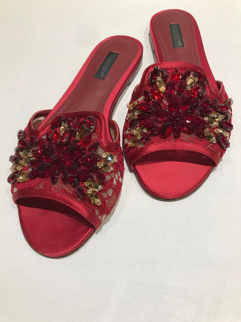 Preowned DOLCE  GABBANA Taormina Lace Crystal Slides Size 375 Red cloth