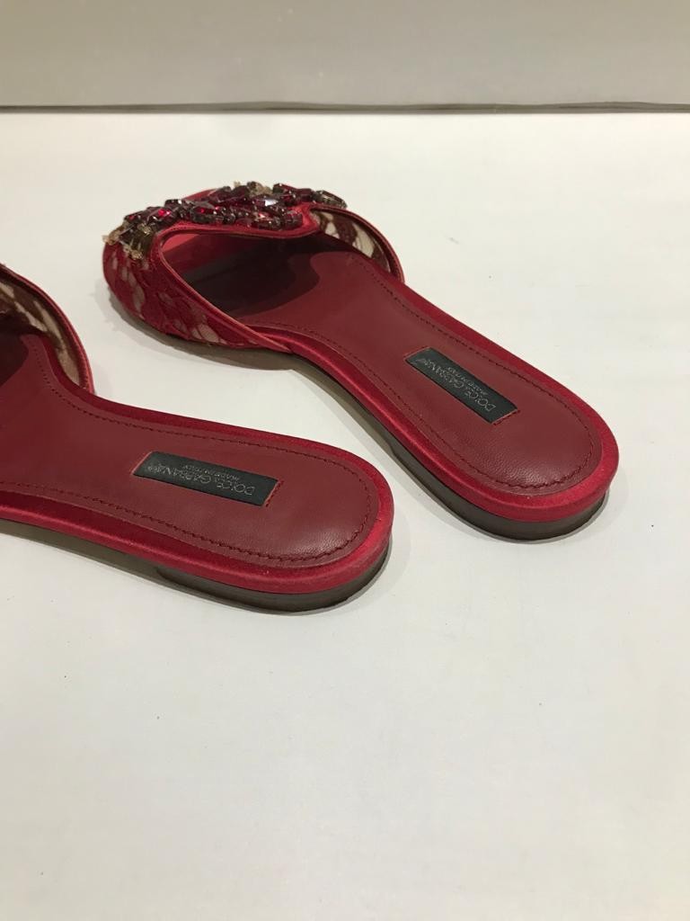 Preowned DOLCE  GABBANA Taormina Lace Crystal Slides Size 375 Red cloth