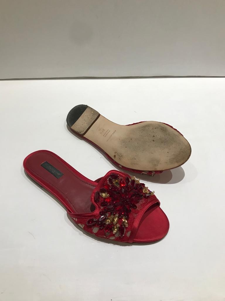 Preowned DOLCE  GABBANA Taormina Lace Crystal Slides Size 375 Red cloth