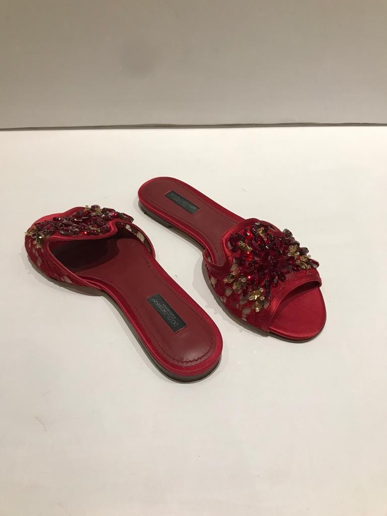 Preowned DOLCE  GABBANA Taormina Lace Crystal Slides Size 375 Red cloth