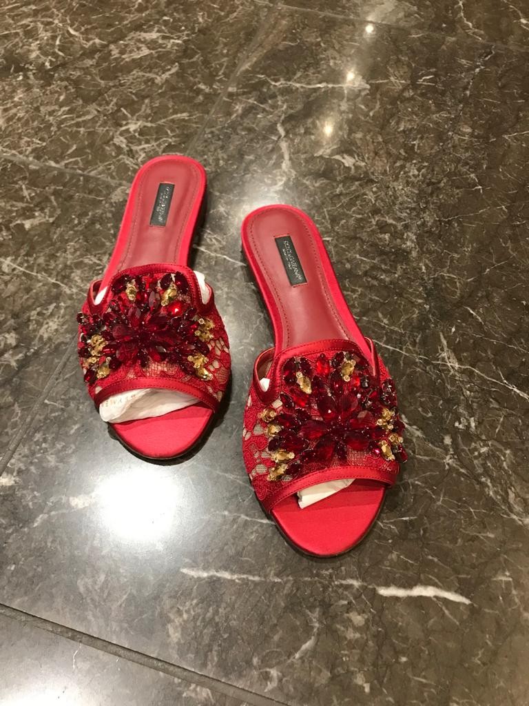 Preowned DOLCE  GABBANA Taormina Lace Crystal Slides Size 375 Red cloth