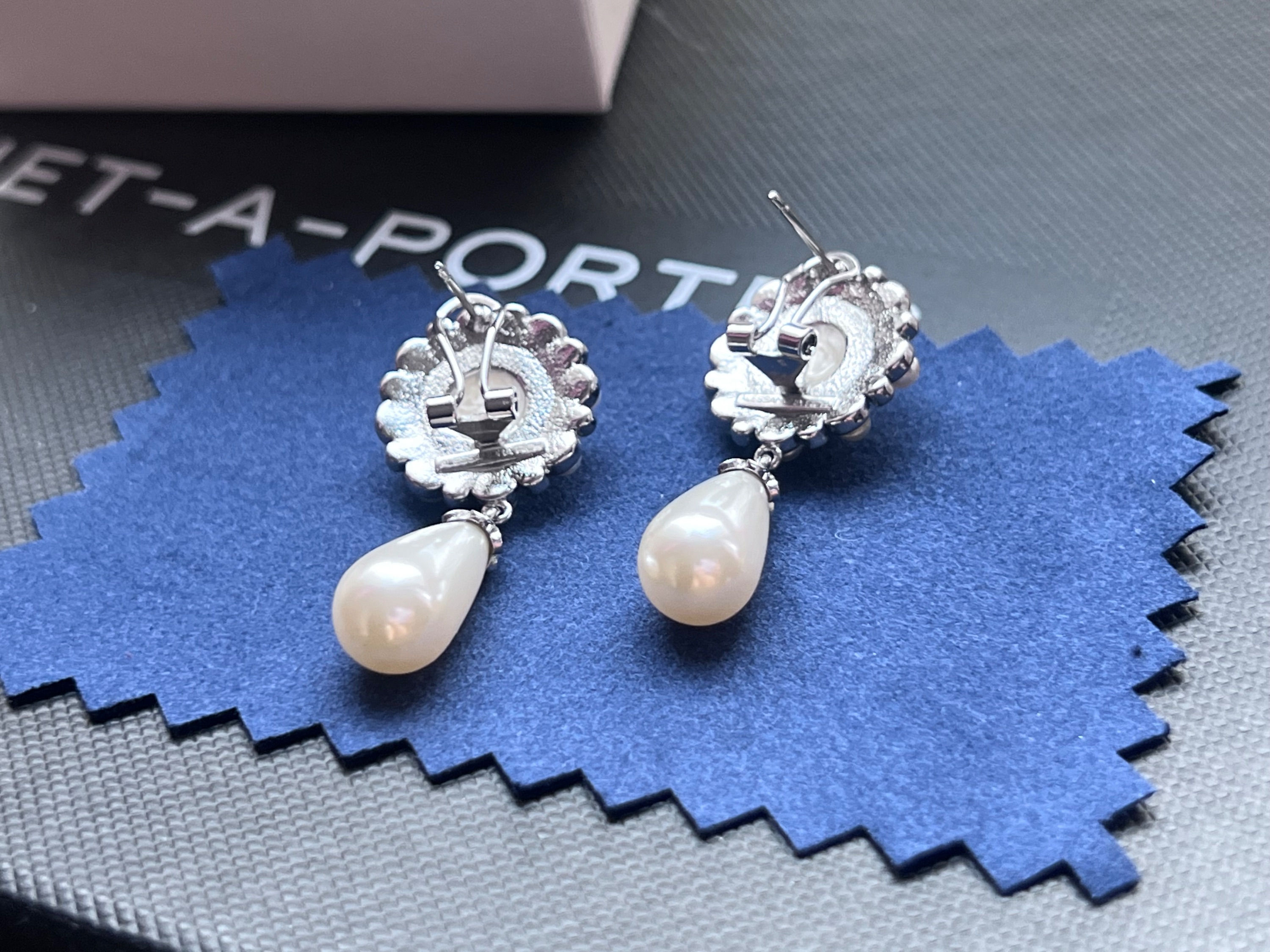 Alessandra Rich Faux Pearl Drop Earrings White metal/pearls