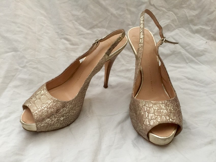 Preowned Giuseppe Zanotti gold snake print slingback pumps Size 37 leather