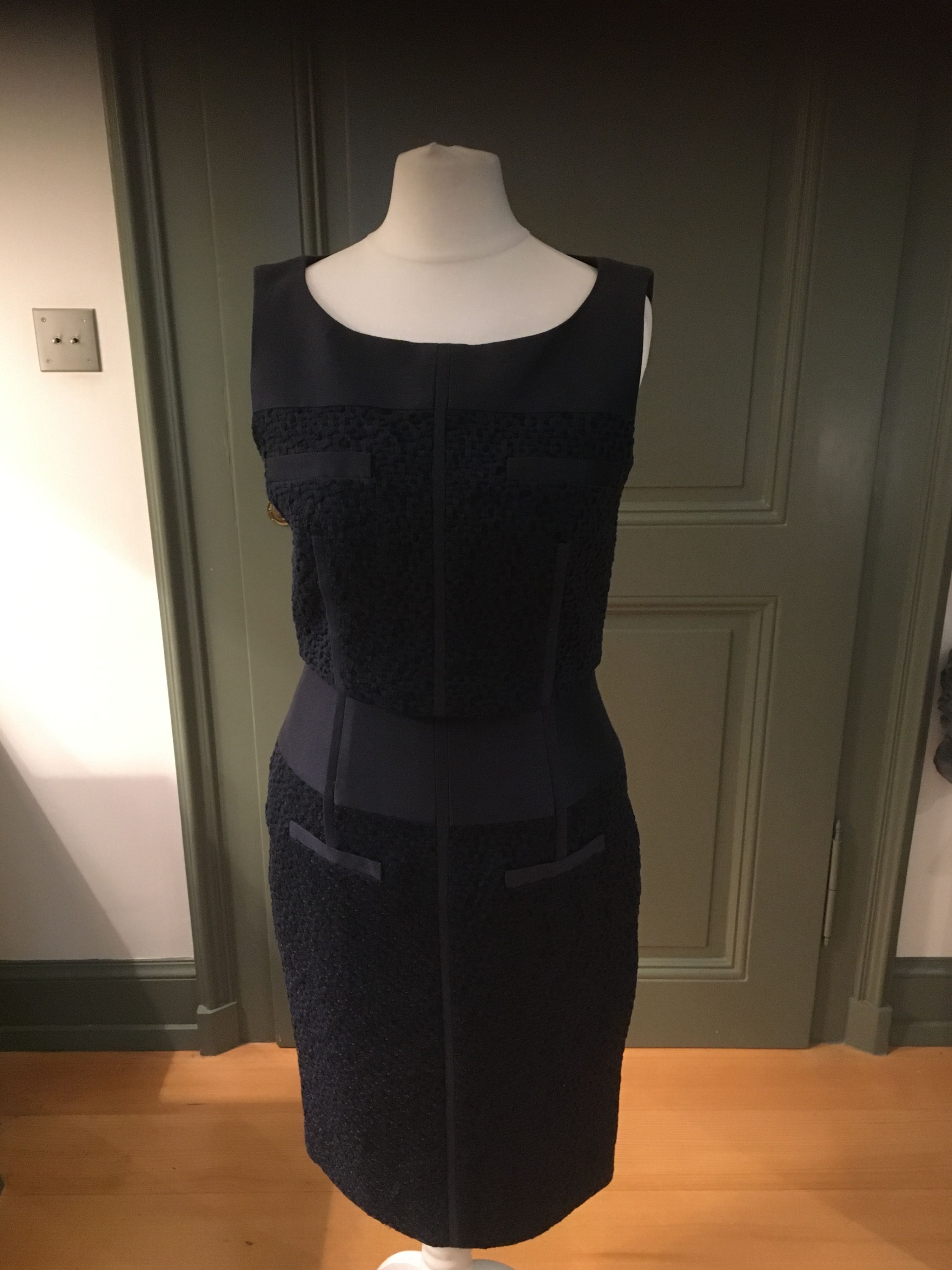 Preowned Oscar de la Renta Midnight blue satin cape back dress Size S midnight blue (dark blue) mixed