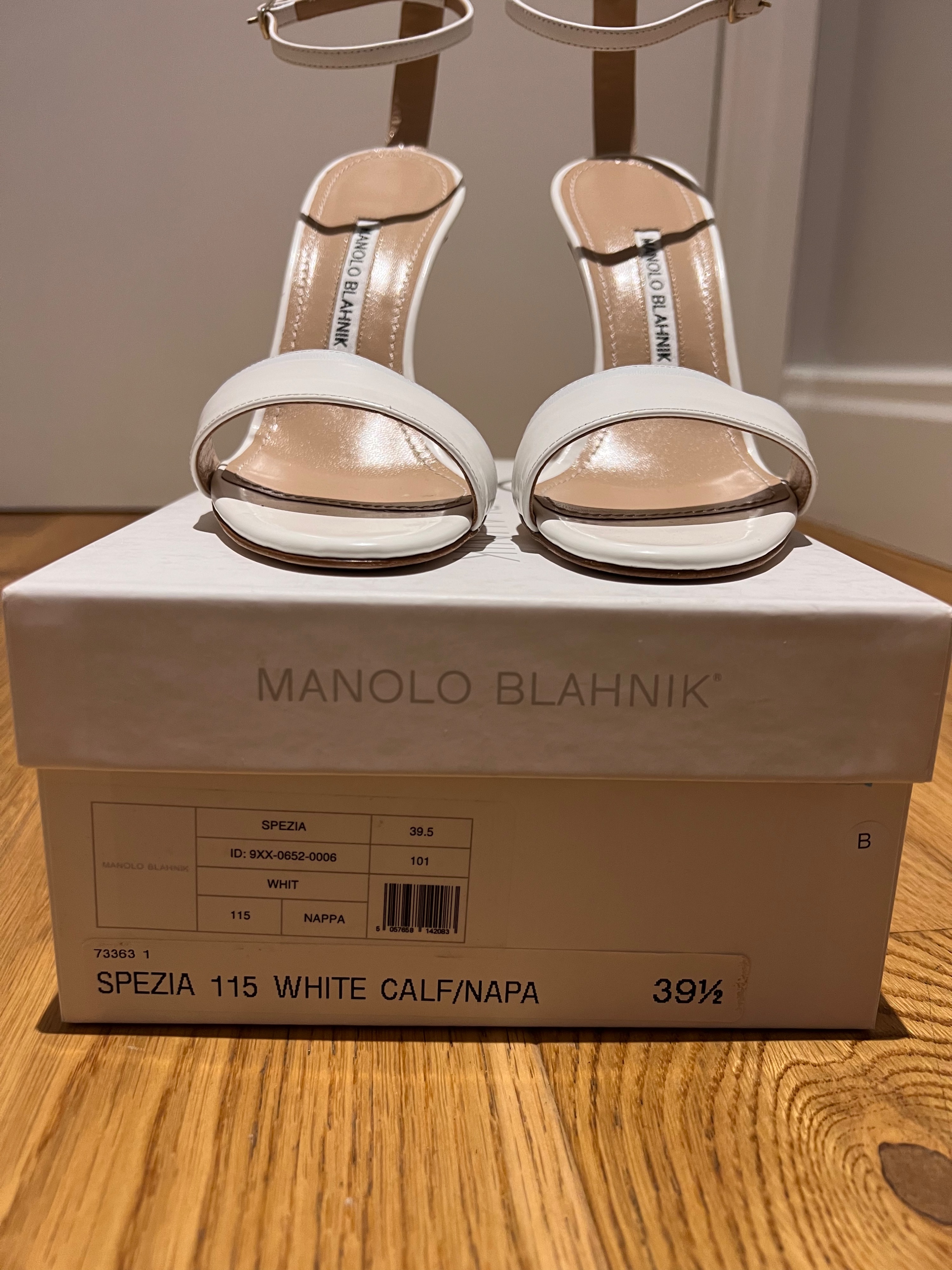 Manolo Blahnik White Leather Spezia 115 Sandals Size 395