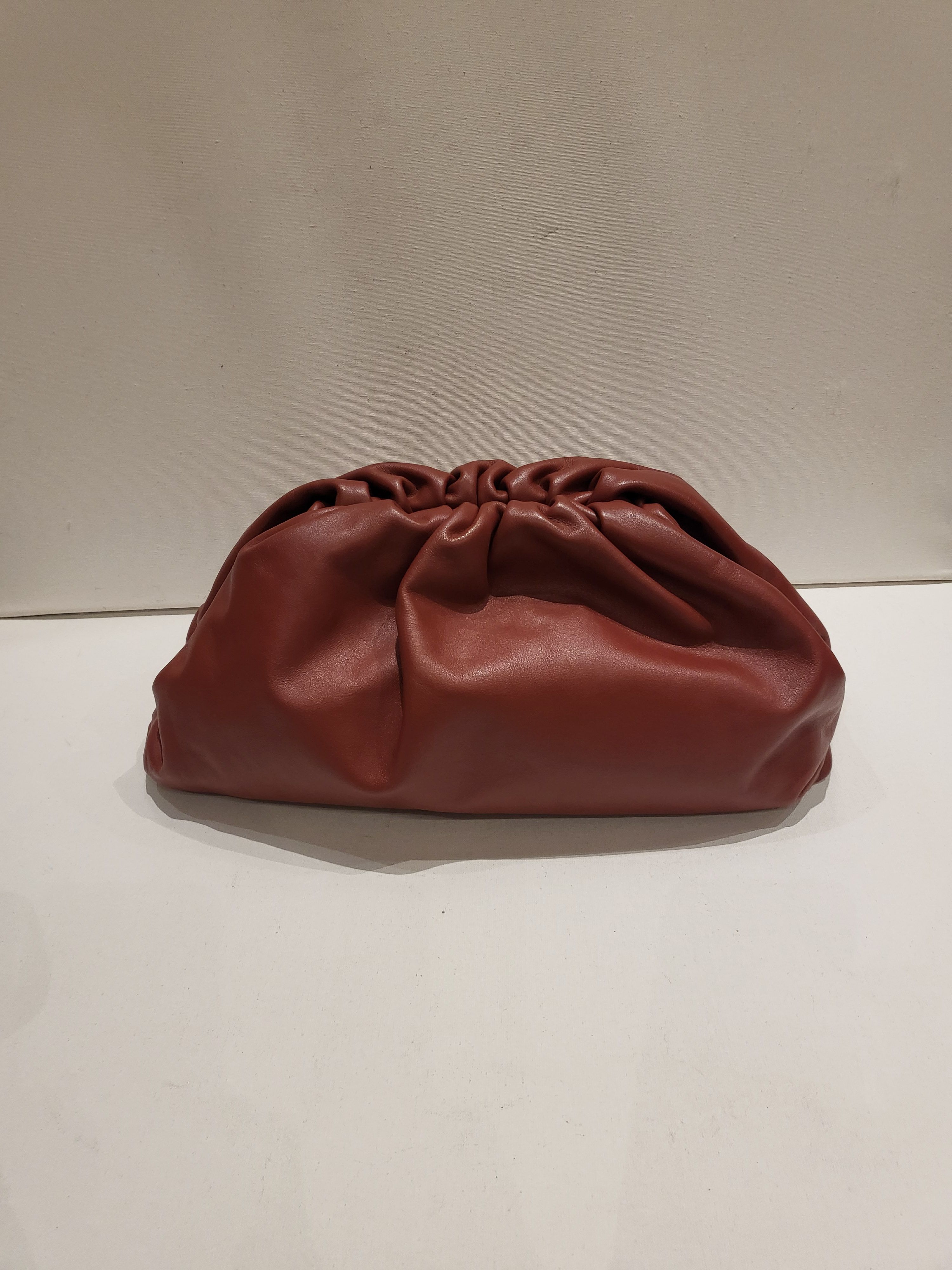 Preowned Bottega Veneta Brown Leather Pouch Size M