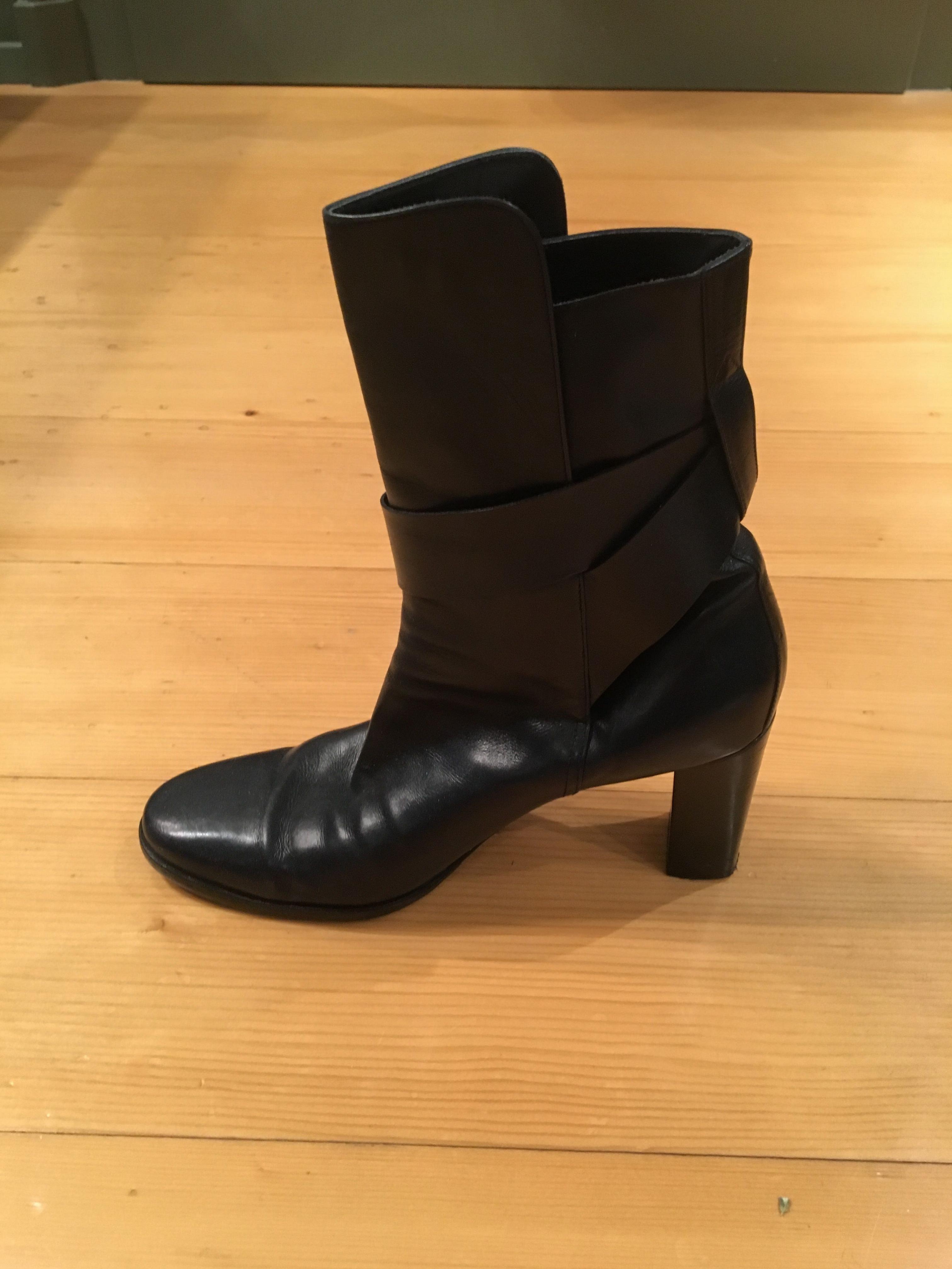 Preowned Hermes Black Ankle Wrap Boots Size 40 leather