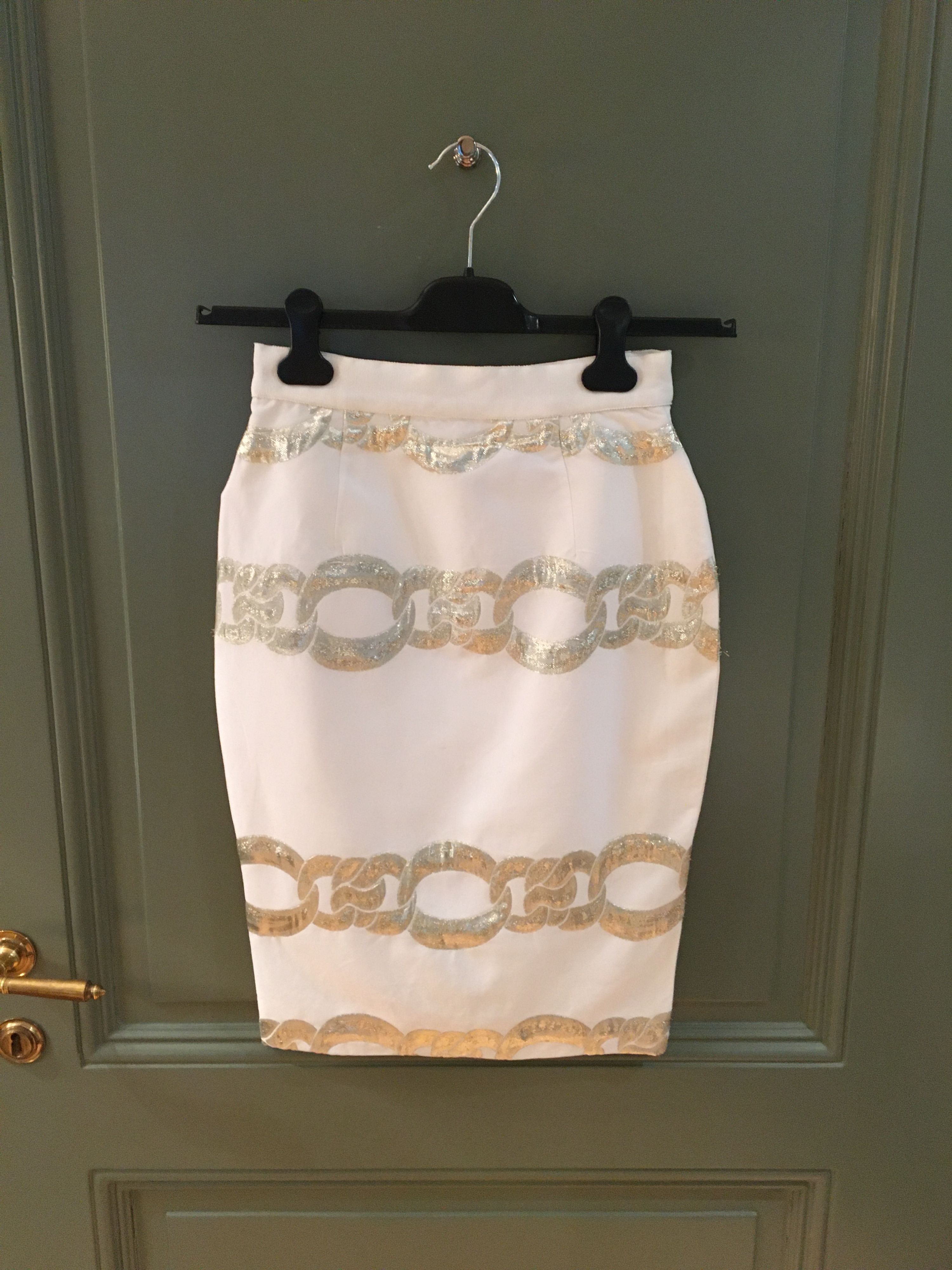 Preowned Giambattista Valli Silver Chain Pattern Embroidered White Skirt Size S mixed