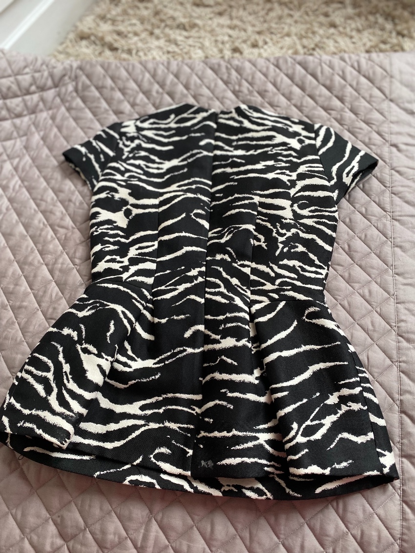 Preowned Carolina Herrera Zebra Print Peplum Top Pants Size XS Black  White cotton