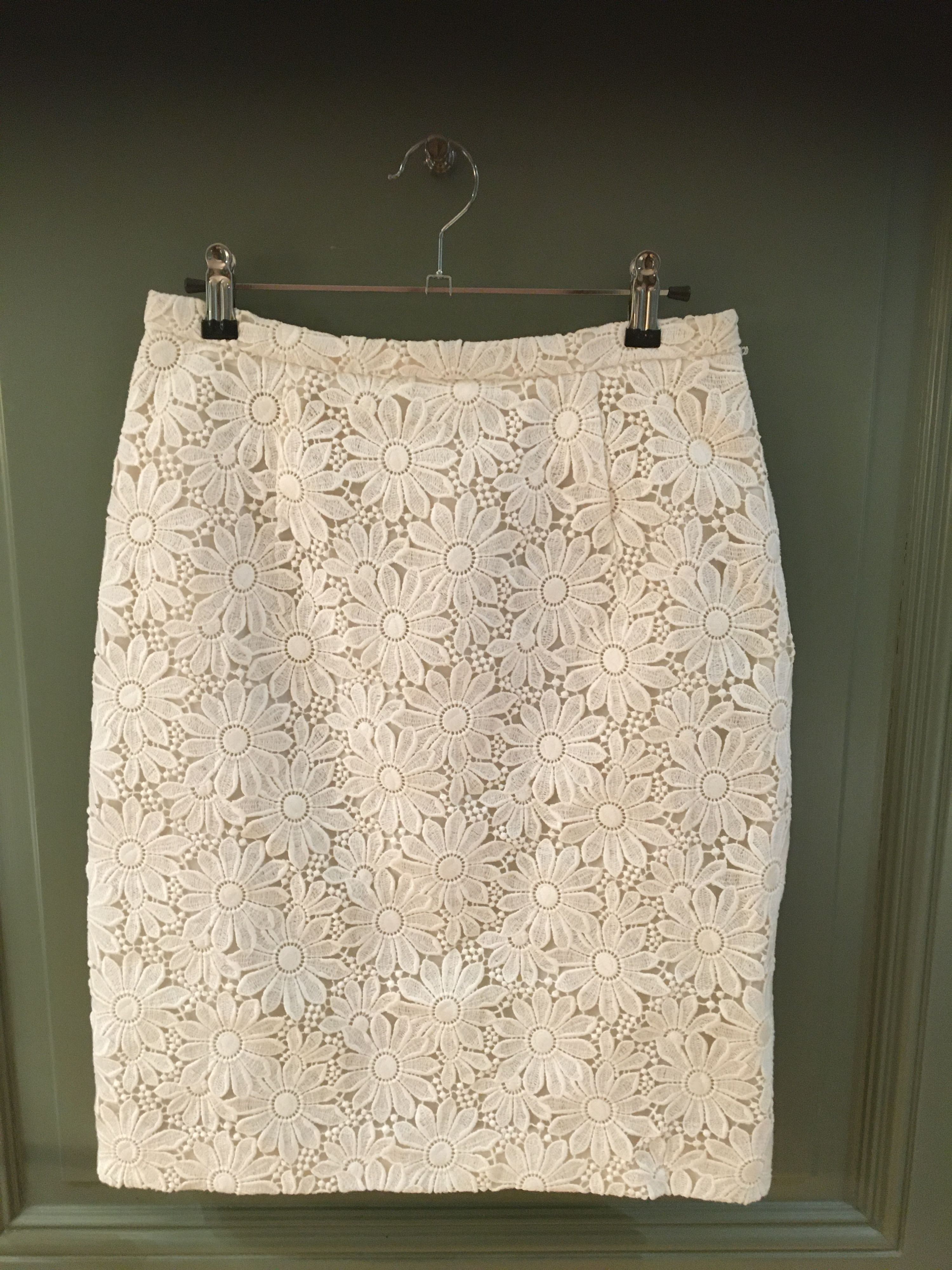 Preowned Giambattista Valli guipure lace skirt Size S cream mixed