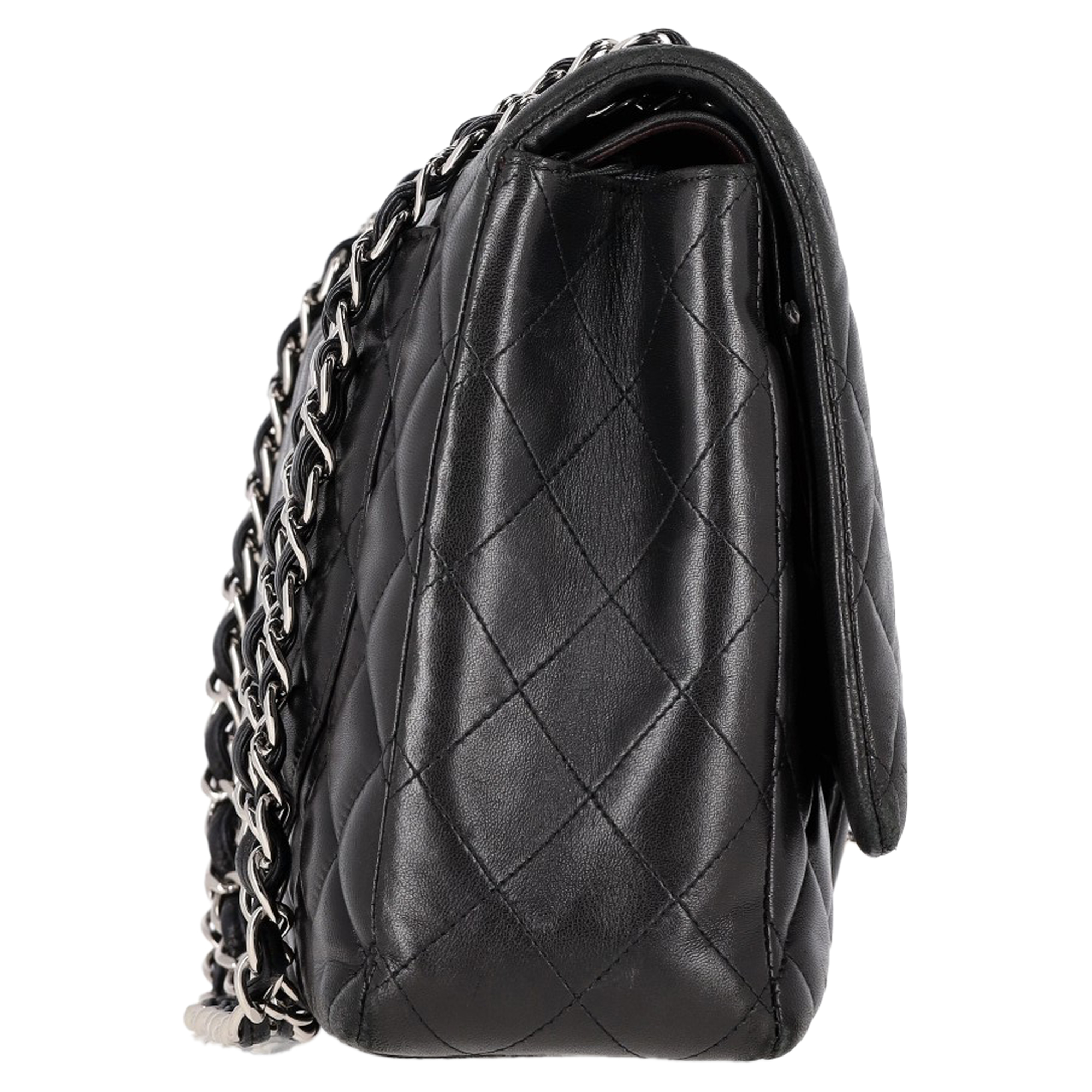 Preowned Chanel Black Lambskin Maxi Double Flap Bag leather/calfskin leather