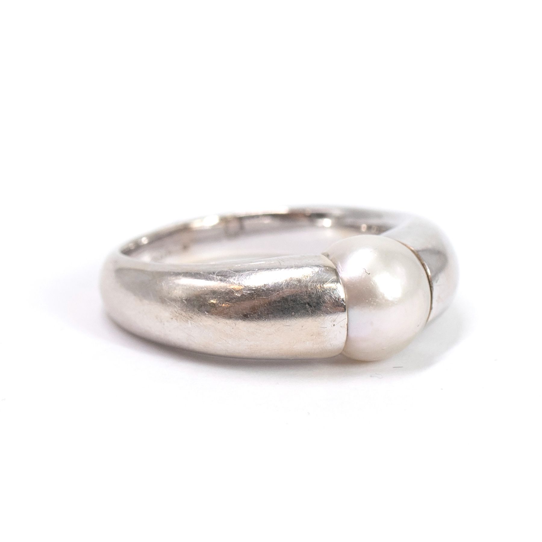 Preowned 18kt White Gold Pearl Ring - Size 6 Silver