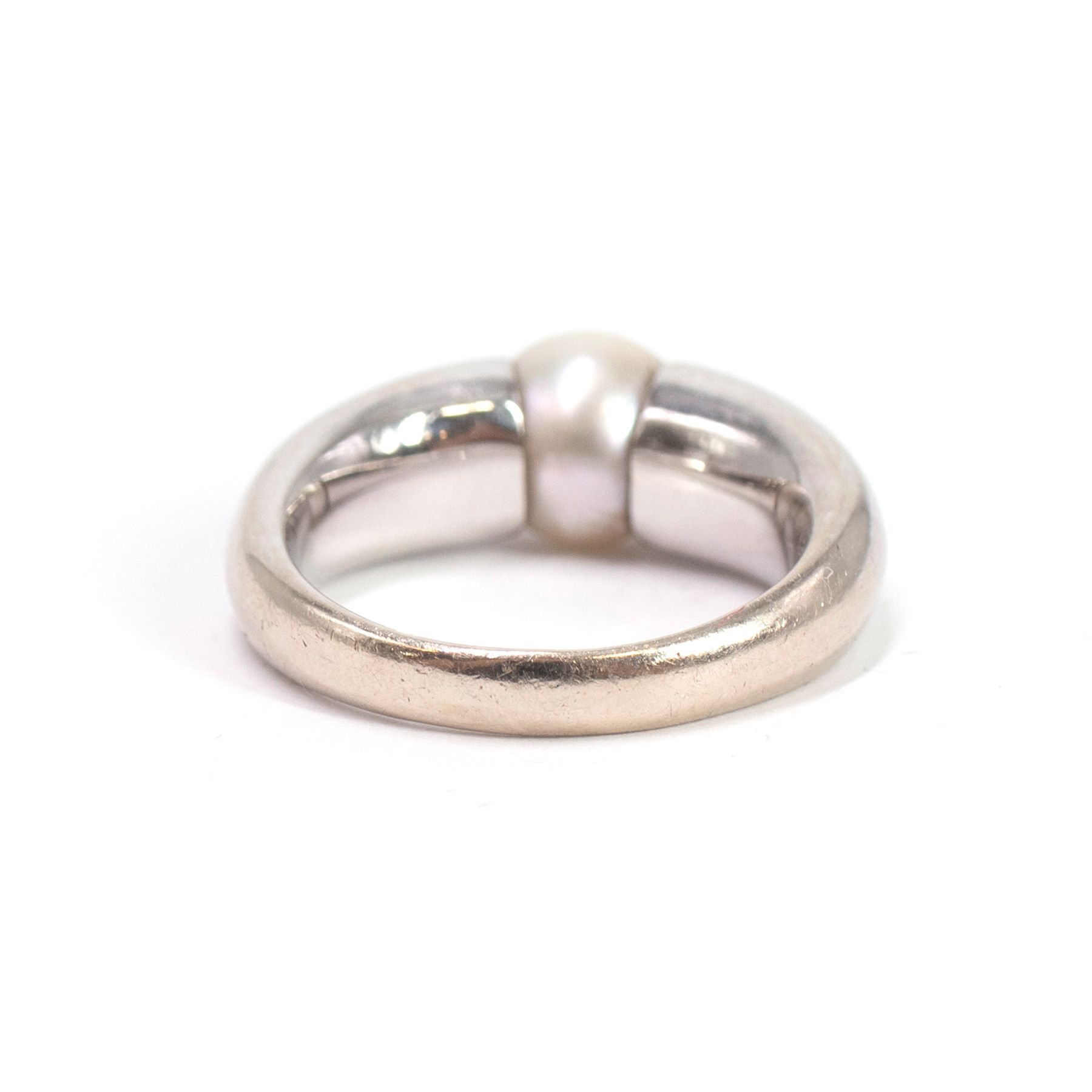 Preowned 18kt White Gold Pearl Ring - Size 6 Silver