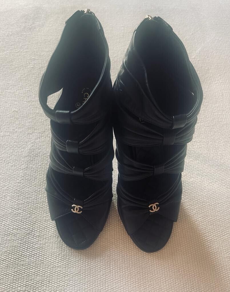 Chanel Black ruched leather heeled booties Size 395