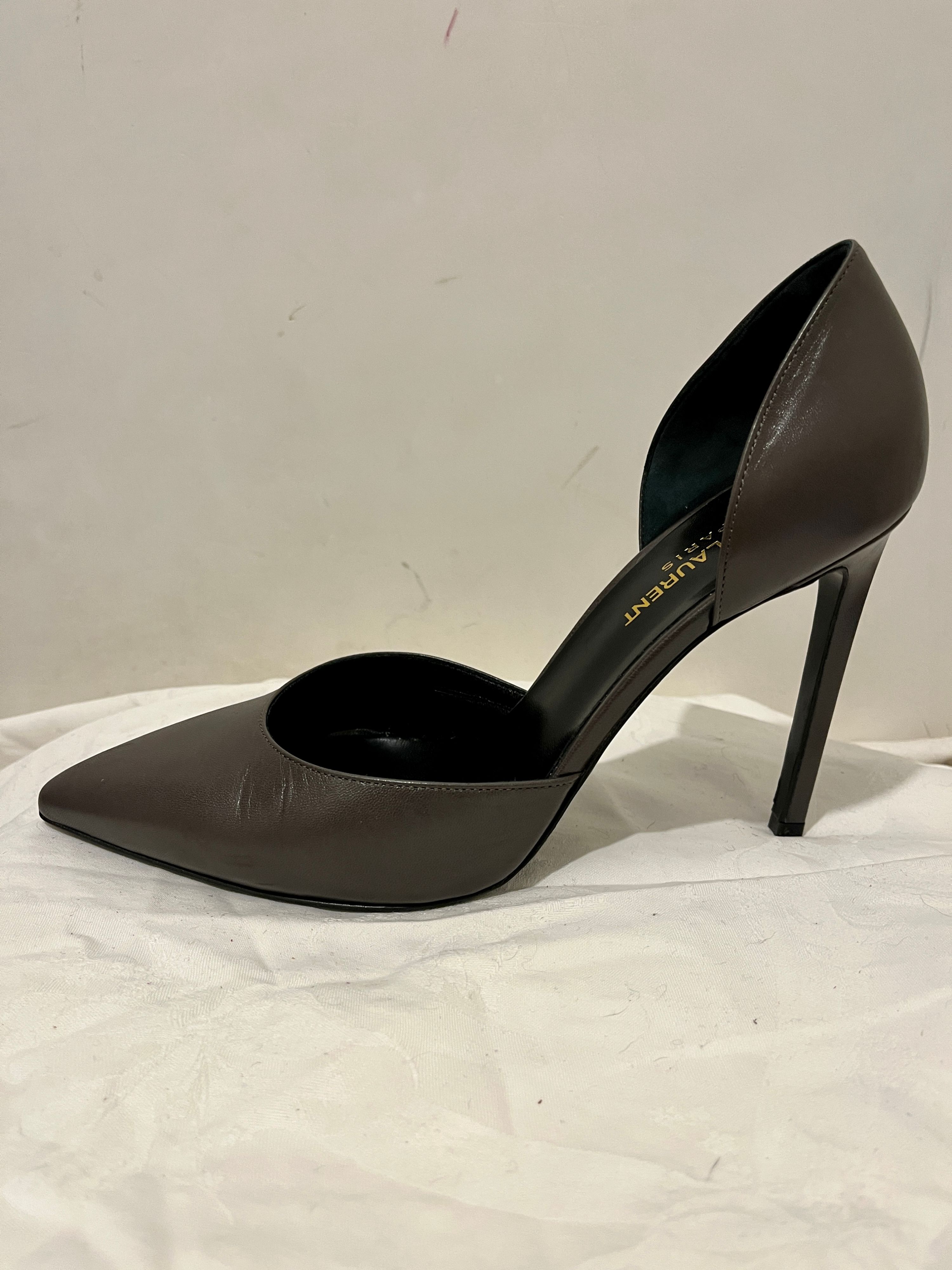 Preowned Saint Laurent Grey Leather D'Orsay 105 Pumps Size 38