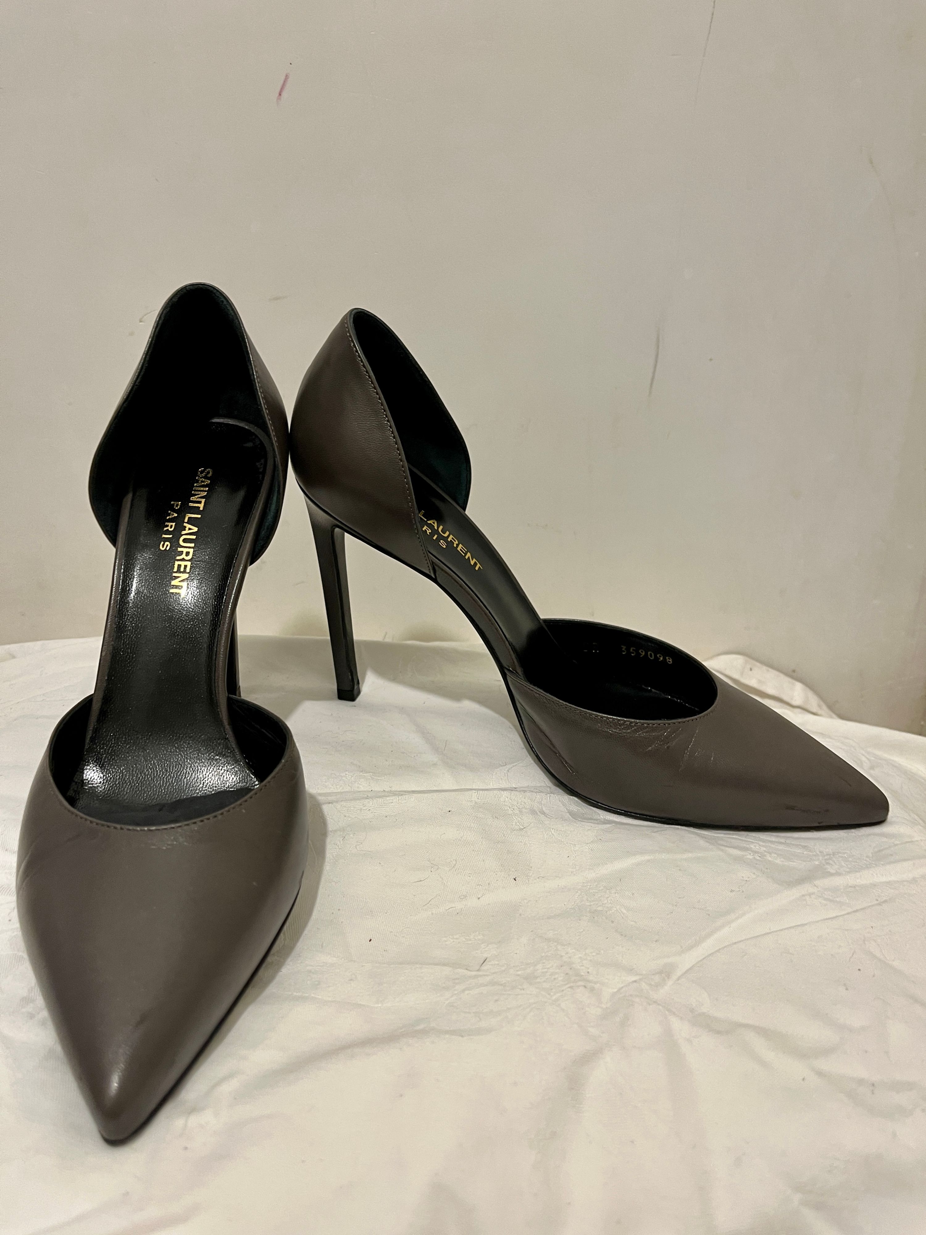 Preowned Saint Laurent Grey Leather D'Orsay 105 Pumps Size 38