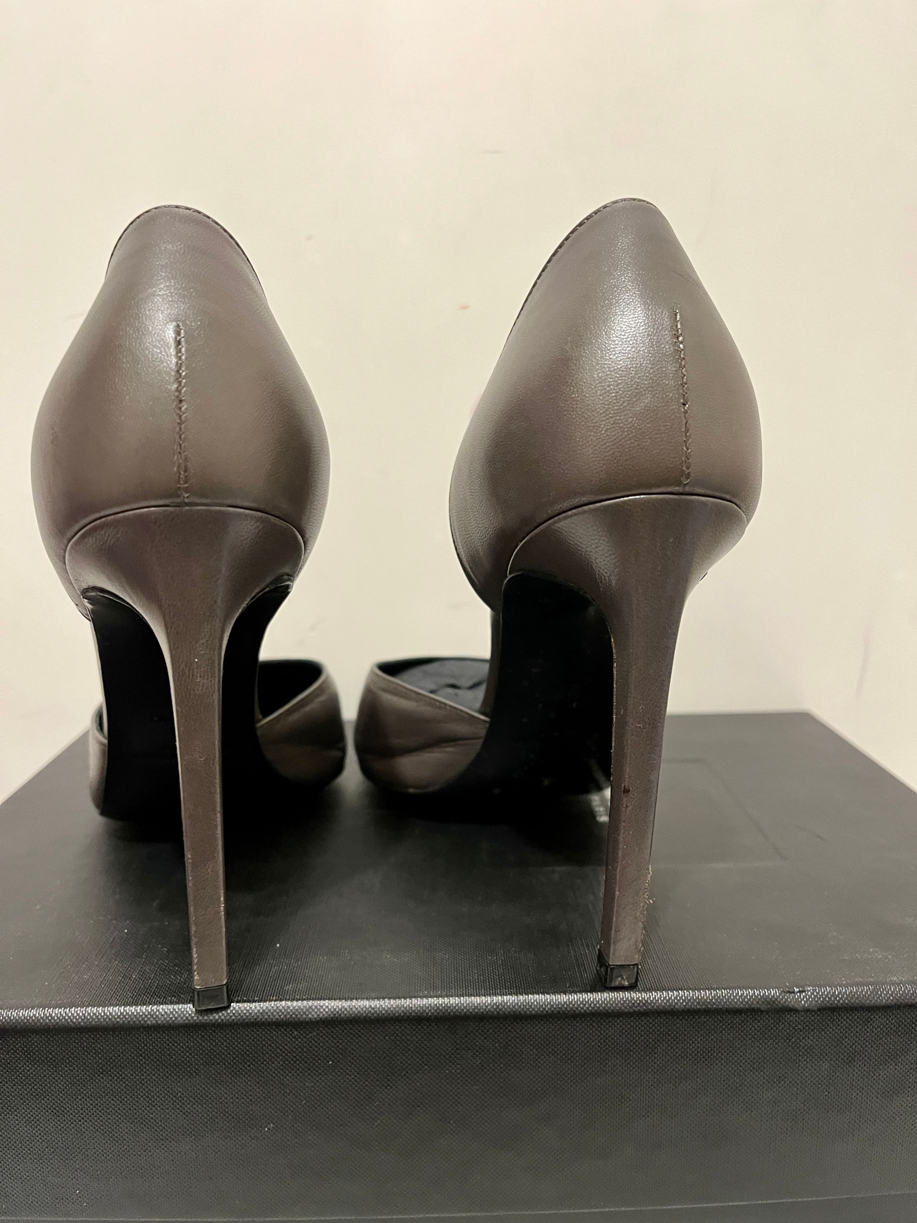 Preowned Saint Laurent Grey Leather D'Orsay 105 Pumps Size 38