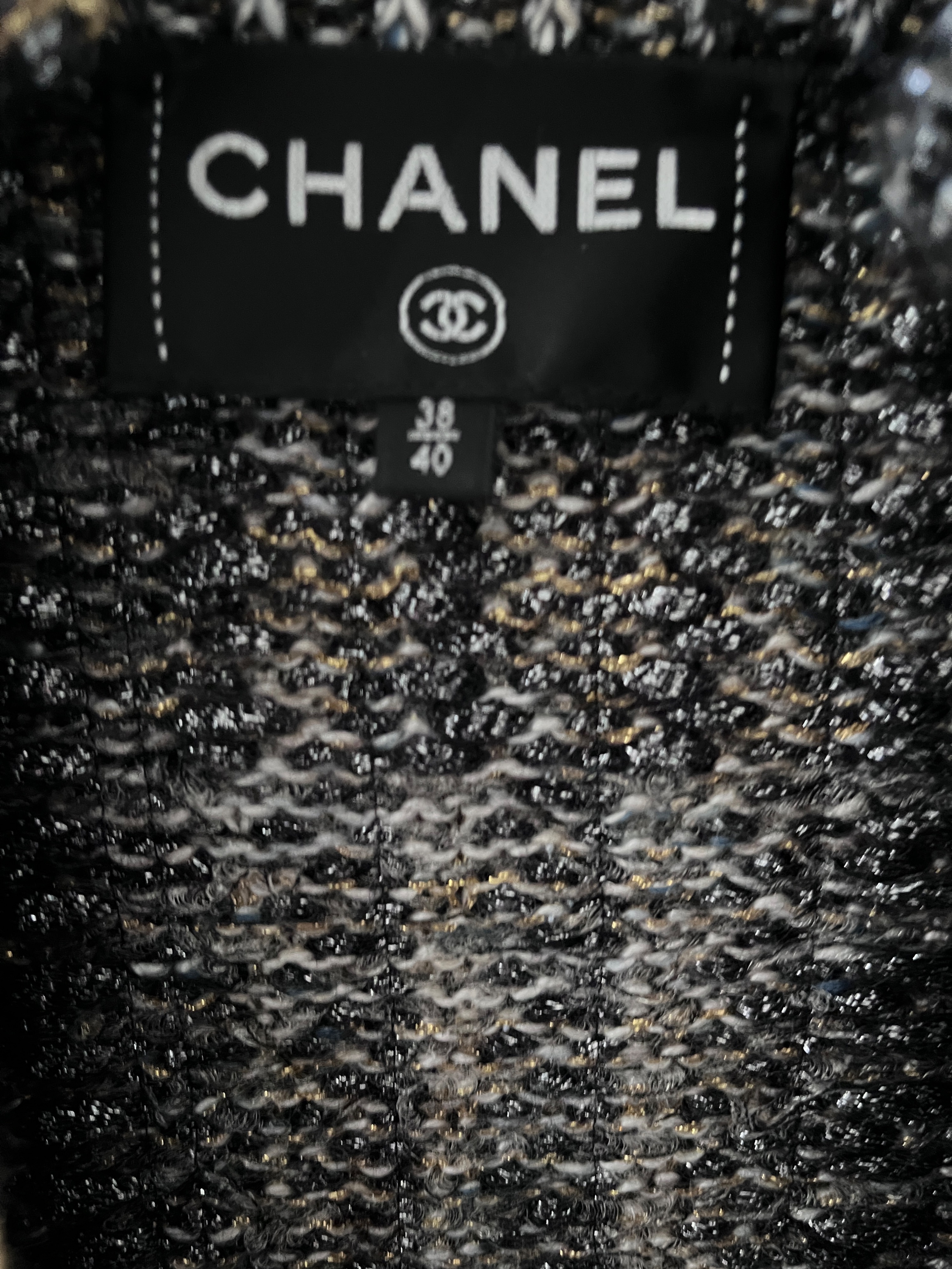 Preowned Chanel Brown Metallic Knit Poncho Size M golds silvers browns knit-see pic