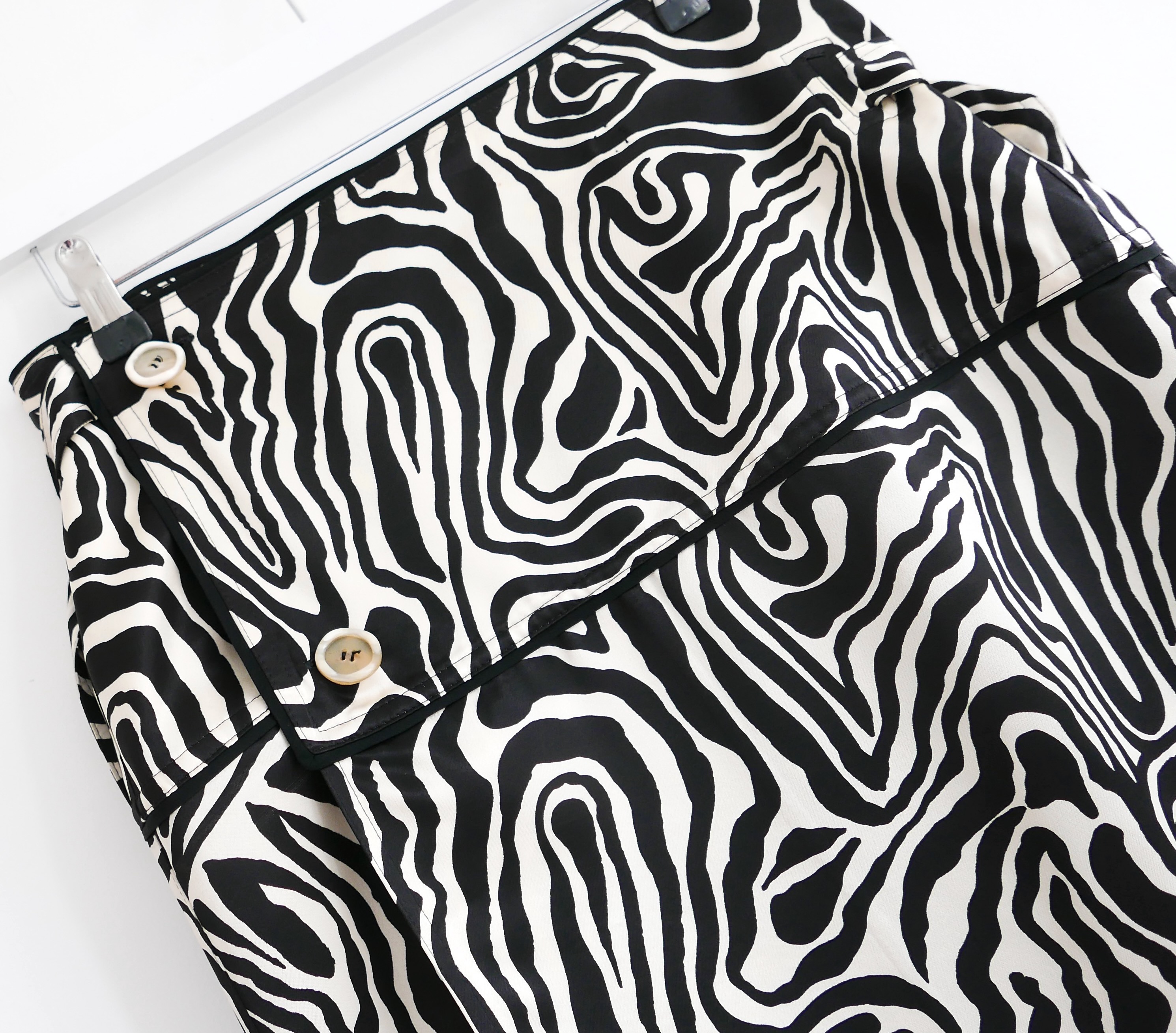 Preowned Marni Zebra-print Crepe Wrap Midi Skirt Size L Black viscose