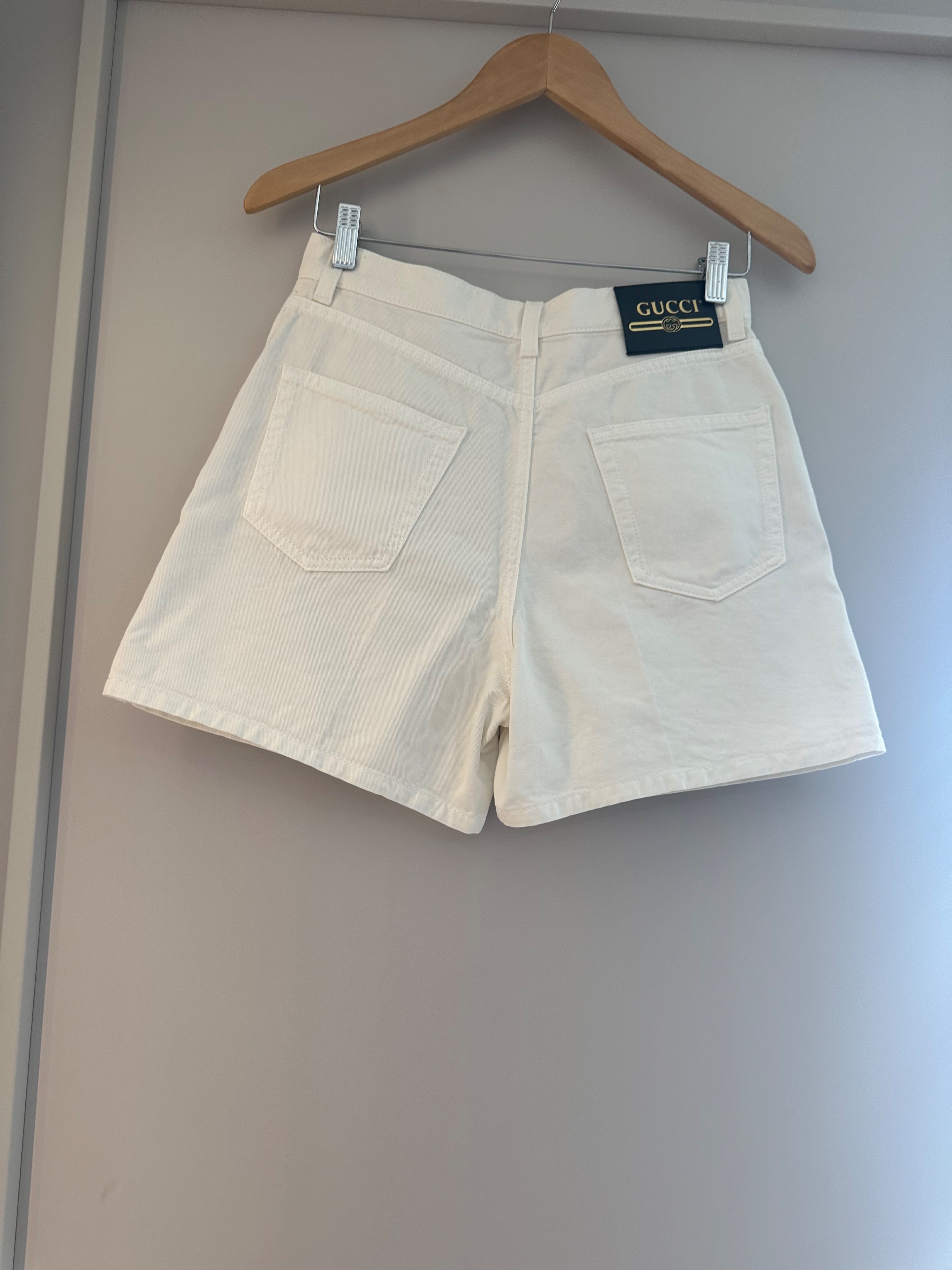 Gucci White Denim Shorts Size 26/66 coton