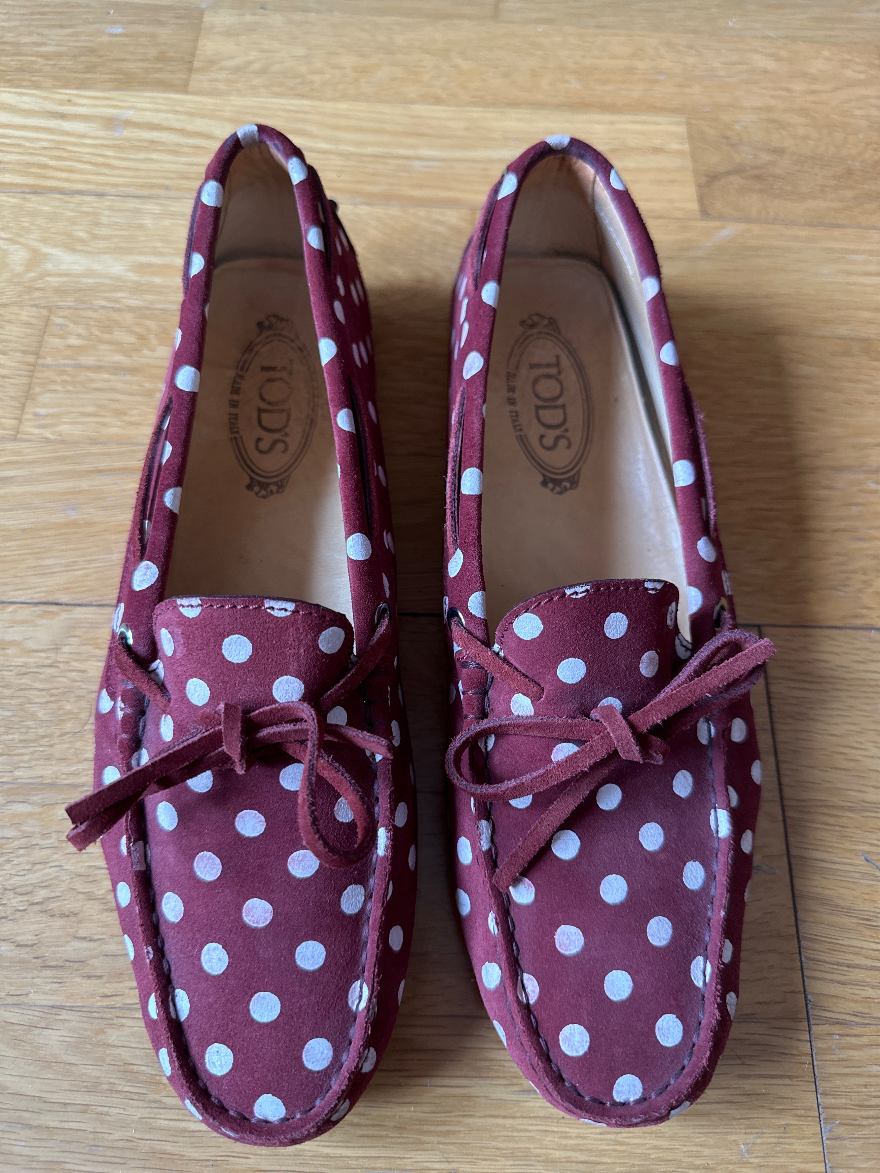 Preowned Polka Dot Suede Driving Mocassins Size 41 Dark red and burgundy