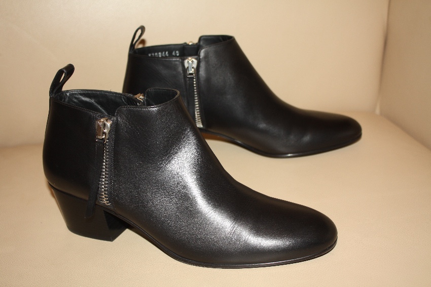 Gucci Black Low Block Heel Ankle Boots Size 40 leather