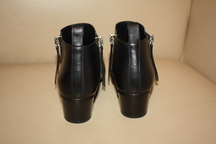 Gucci Black Low Block Heel Ankle Boots Size 40 leather