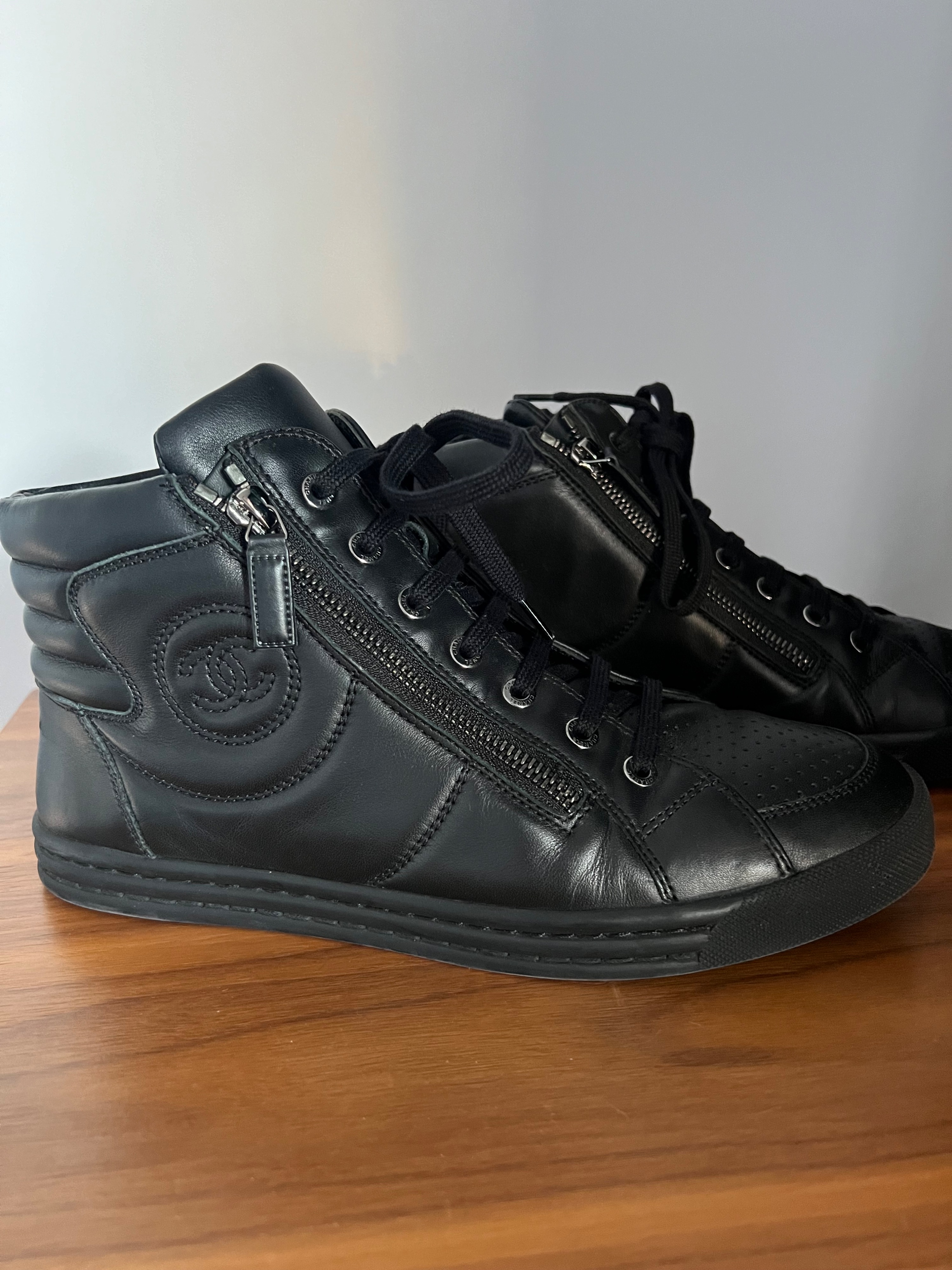 Preowned Chanel Black High Top CC Leather Sneakers Size 395