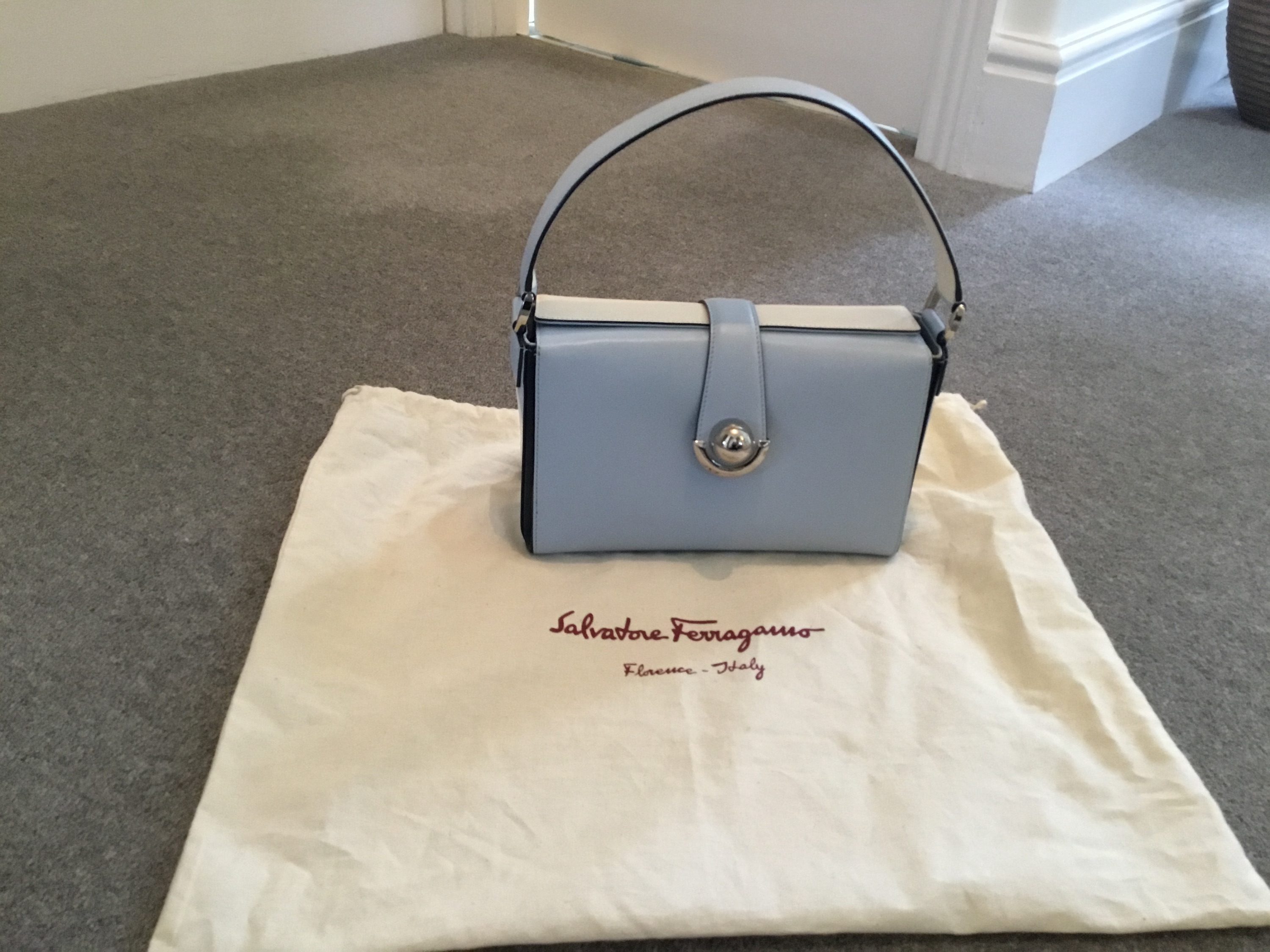 Preowned Salvatore Ferragamo Baby Blue Leather Mini Bag Size S Blue/Cream