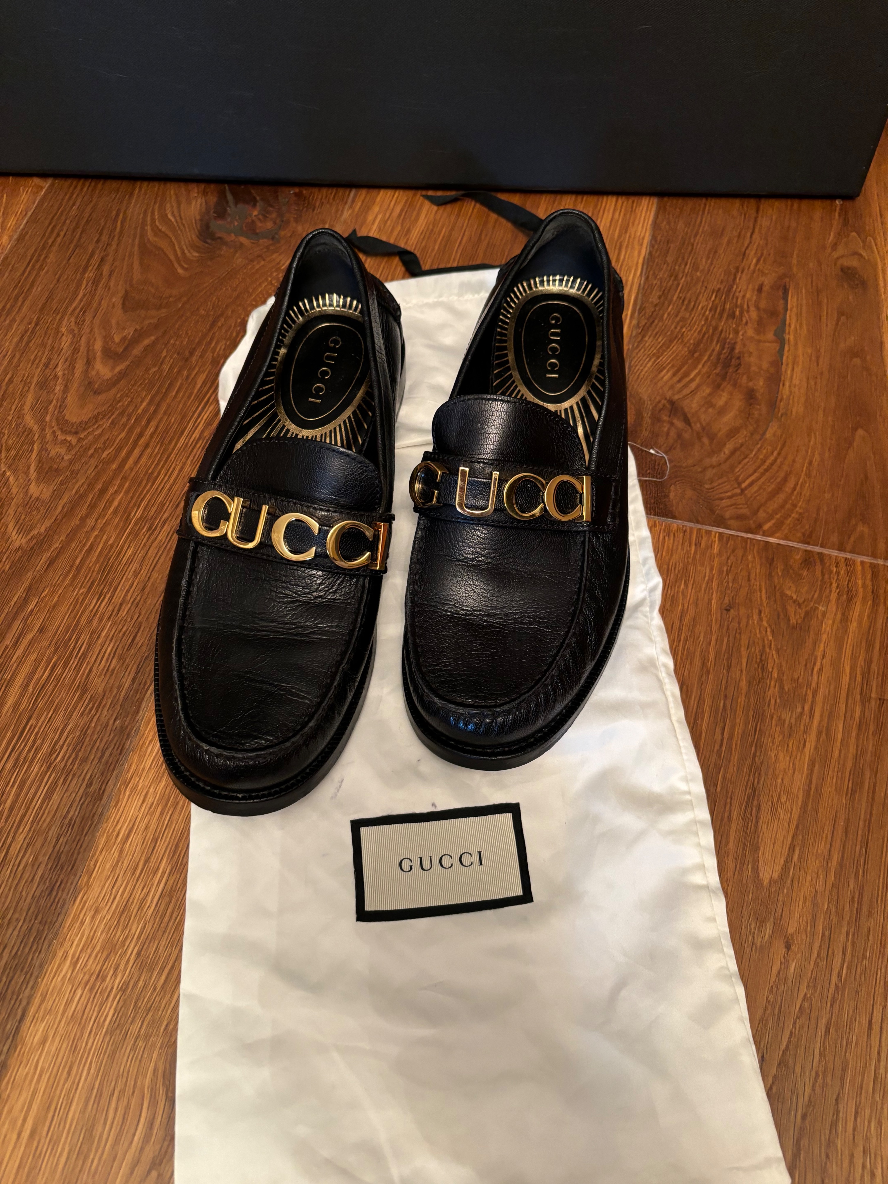 Preowned Gucci Black Leather Cara Logo Loafers Size 385