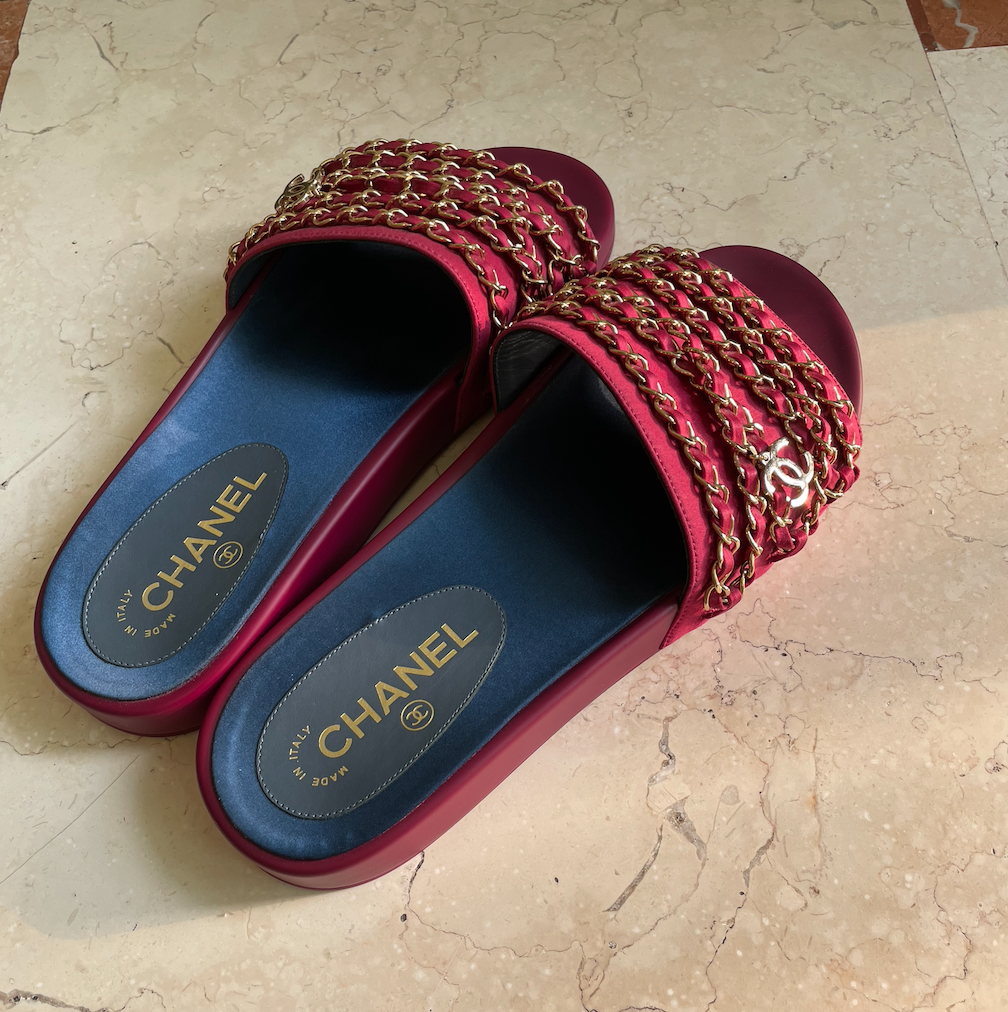 Preowned Chanel Red Tropiconic Chain Slides Size 40 Red/Black/Gold silk/rubber