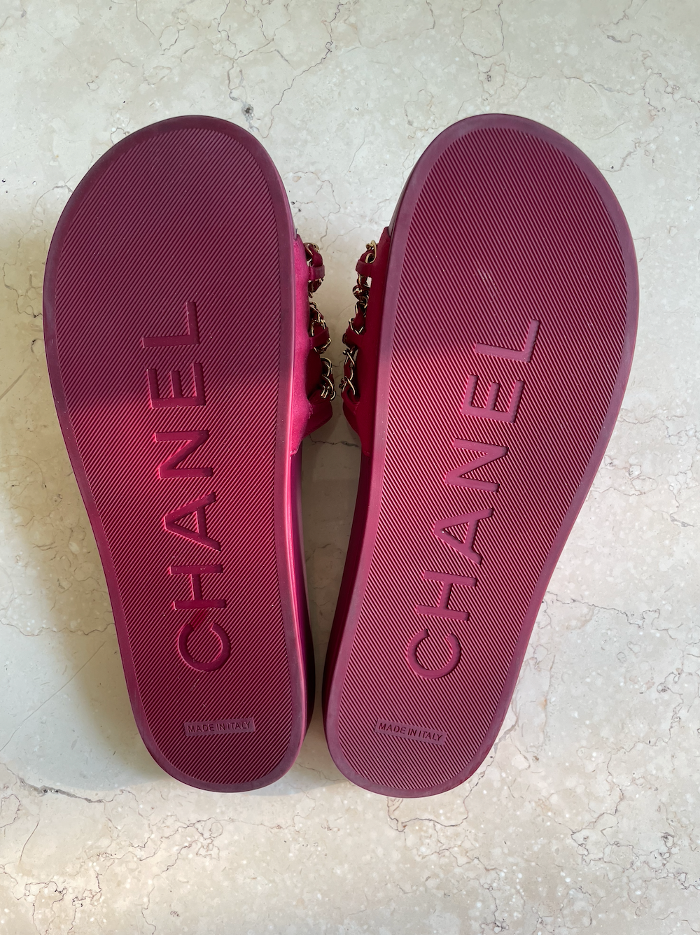 Preowned Chanel Red Tropiconic Chain Slides Size 40 Red/Black/Gold silk/rubber