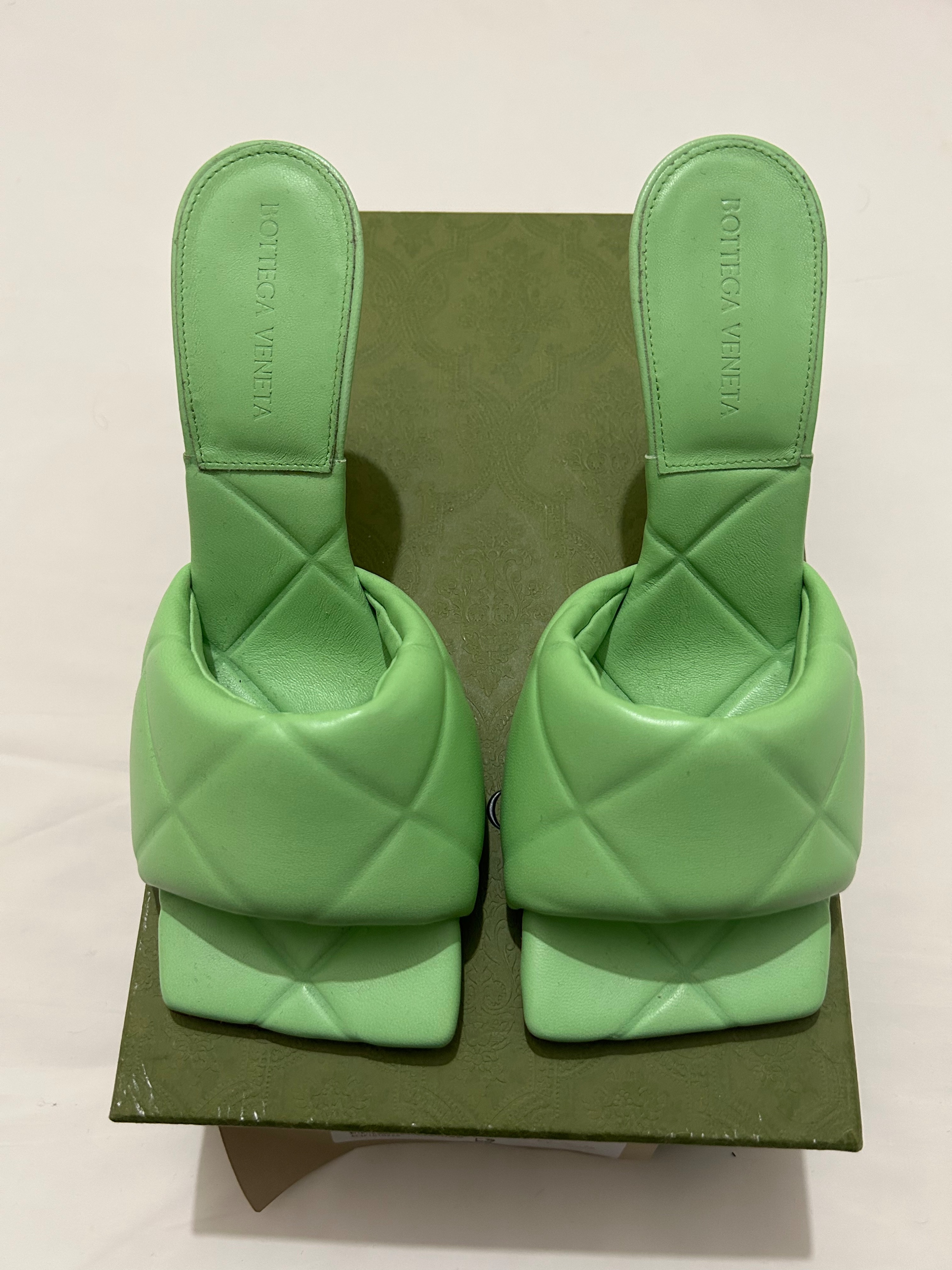 Bottega Veneta Green BV Lido Mules Size 375 leather