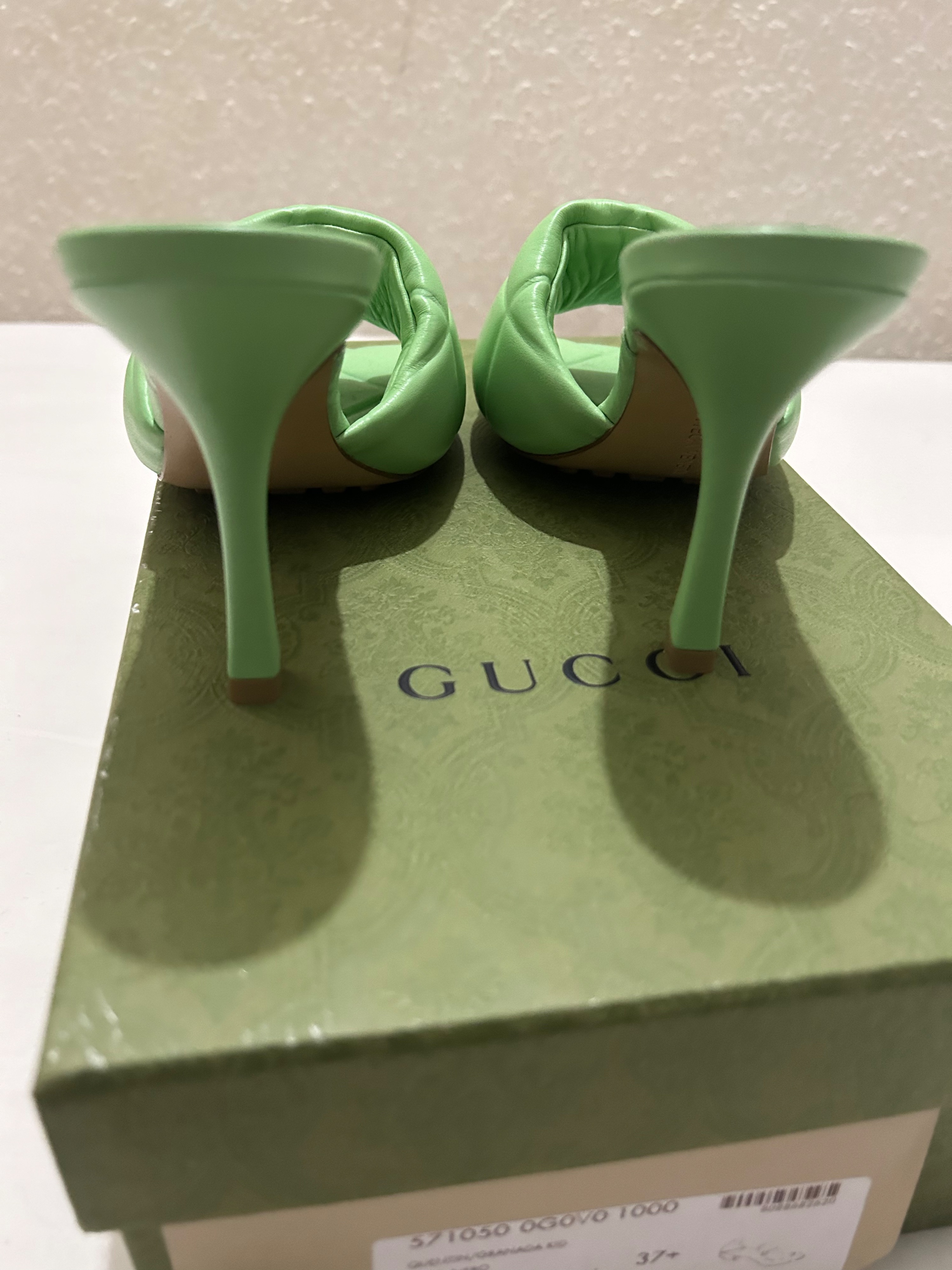 Bottega Veneta Green BV Lido Mules Size 375 leather