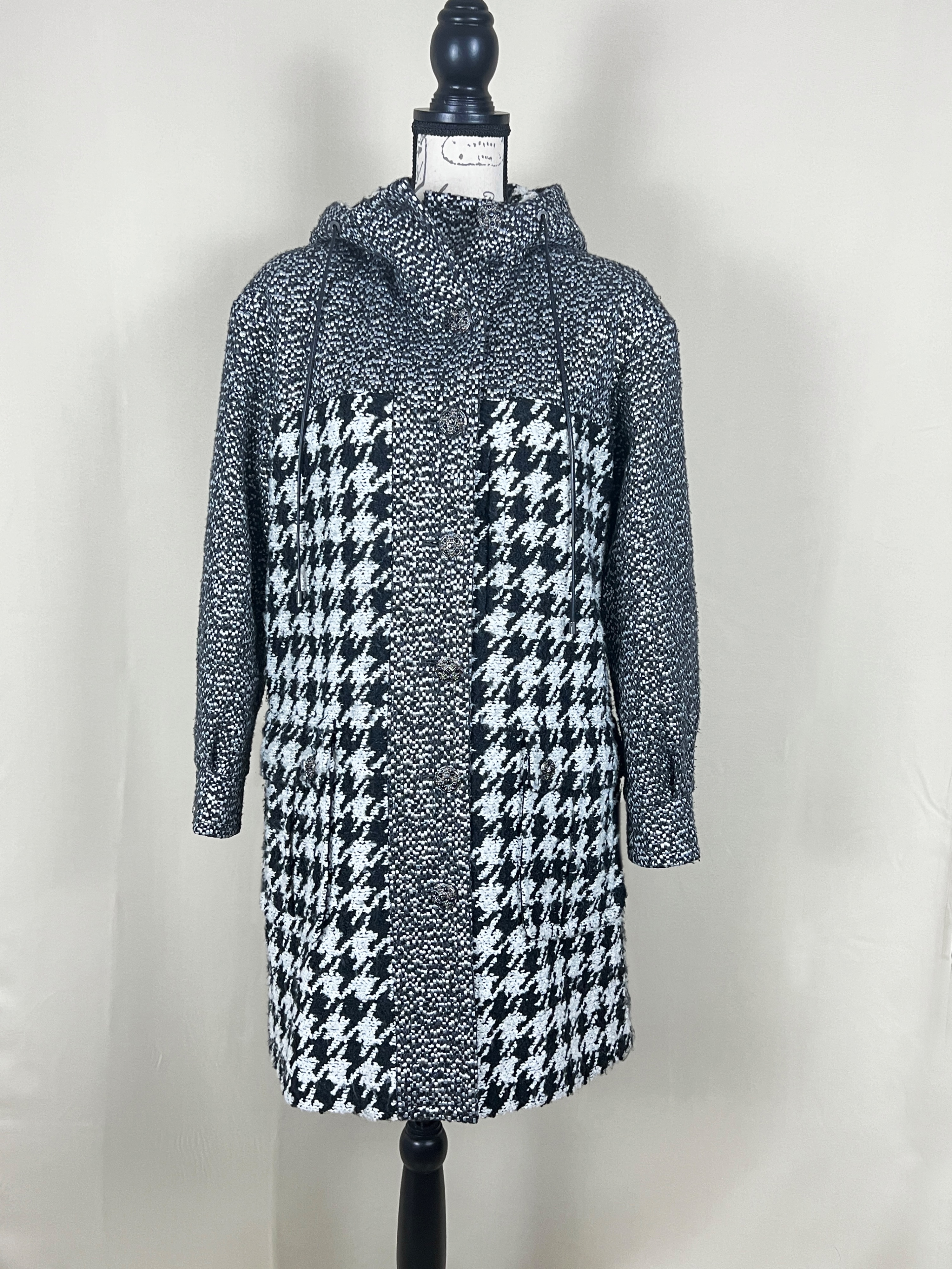 Chanel Houndstooth Lesage Tweed Parka with Jewelled Buttons Size S black