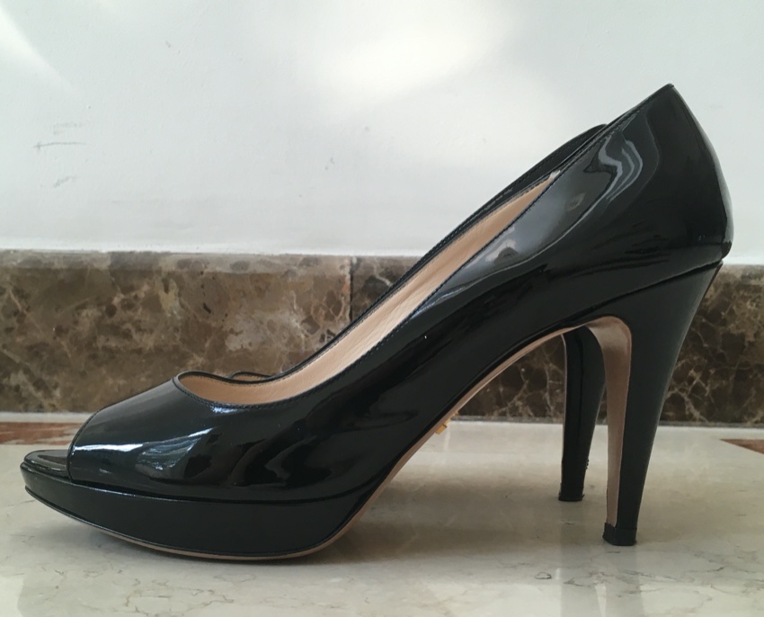 Preowned Prada Black Patent Peep-Toe Pumps Size 385 leather