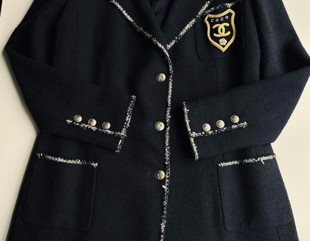 Preowned Chanel Collectors Double Breasted Crest Wool Coat Size M black