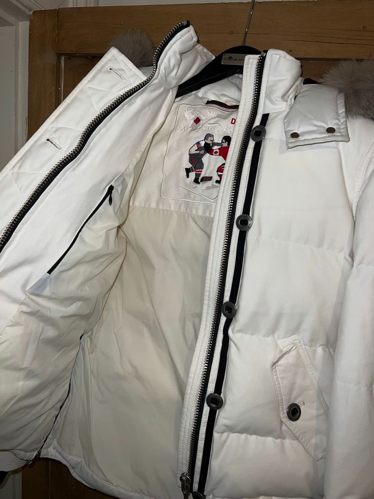 Moose Knuckles White 3Q Down Filled Puffer Jacket Size S