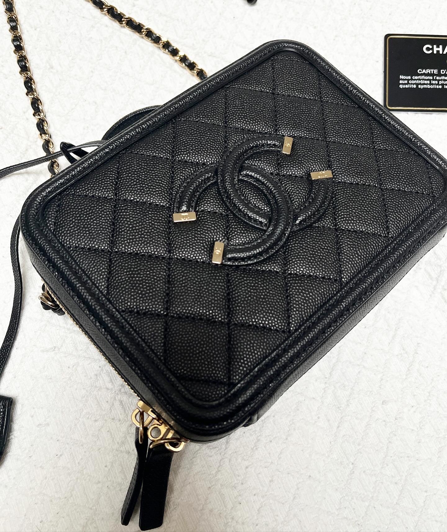 Preowned Chanel Black Caviar Leather Filigree Vanity Case Size S