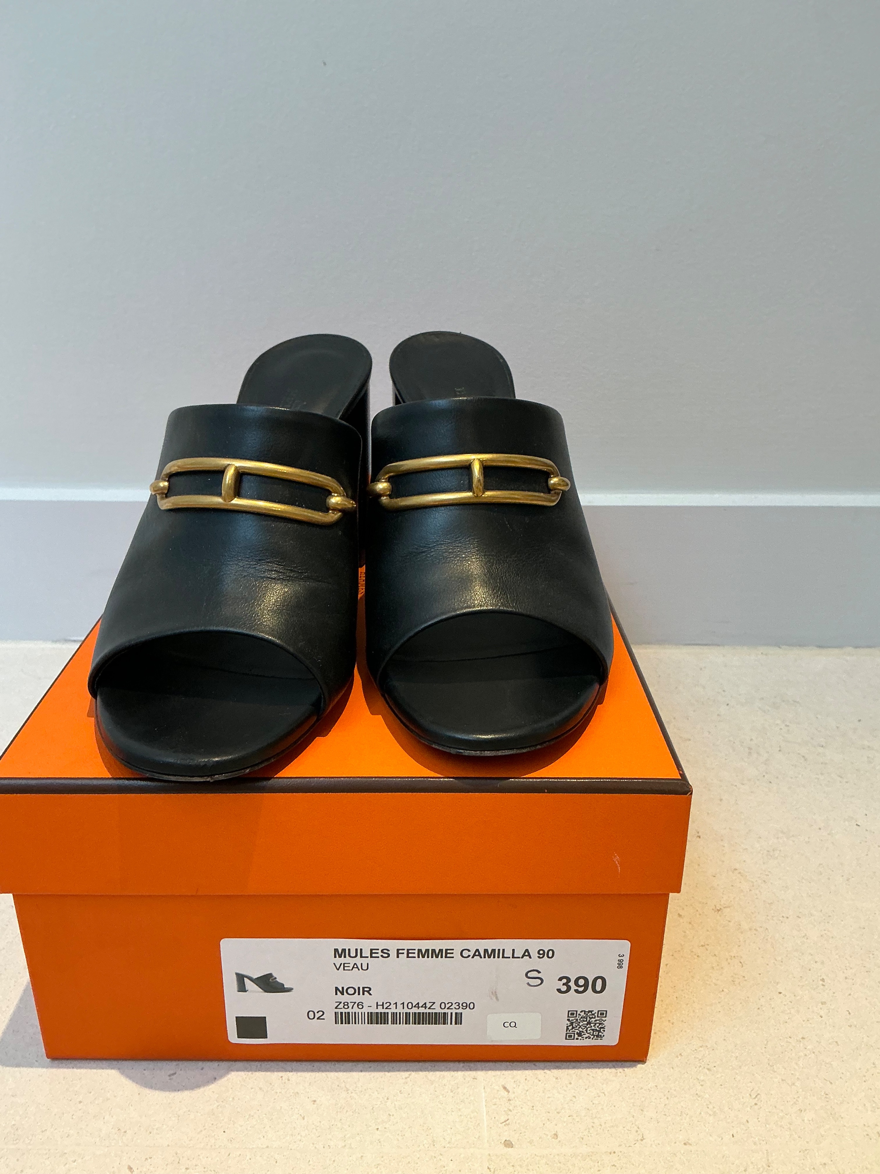 Preowned Hermes Black Camilla Mules Size 39 leather