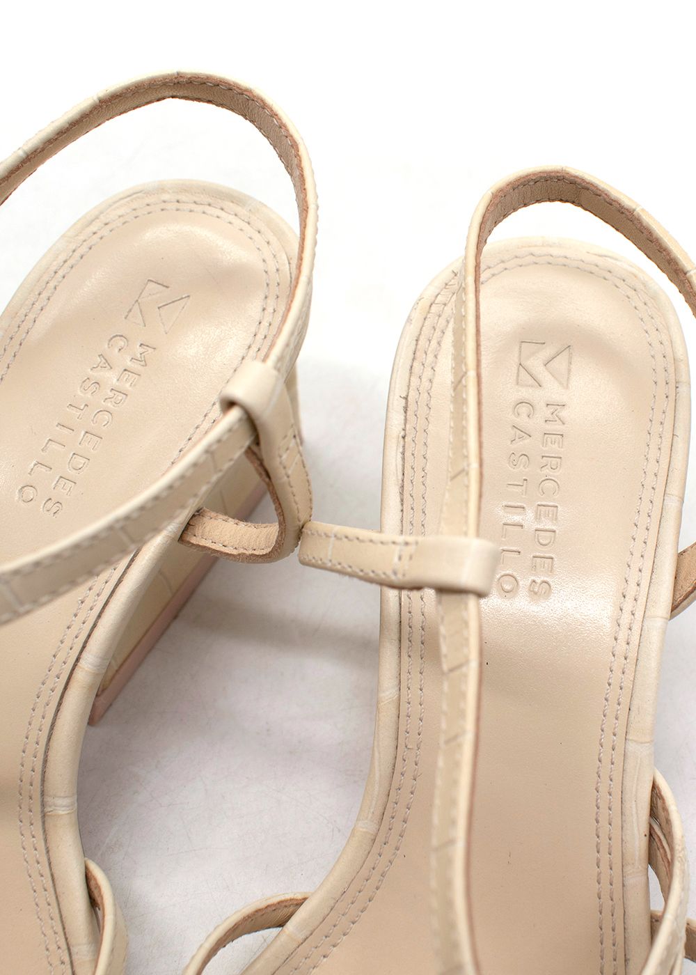 Preowned Mercedes Castillo Croc Embossed Kelise 65 Sandals Size 355 Creme leather