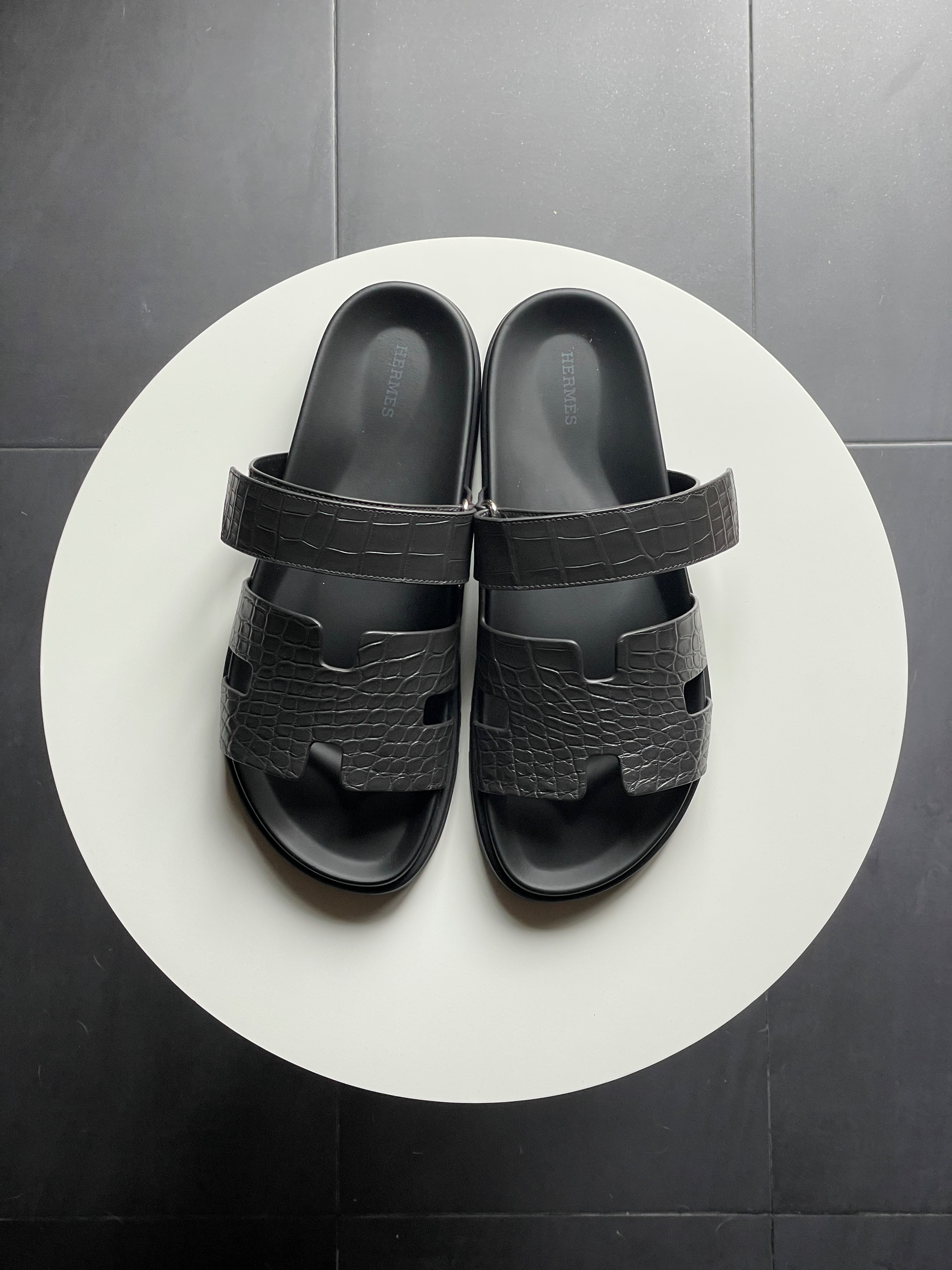 Hermes Graphite Matte Mississippiensis Alligator Chypre Sandals Size 43 croco