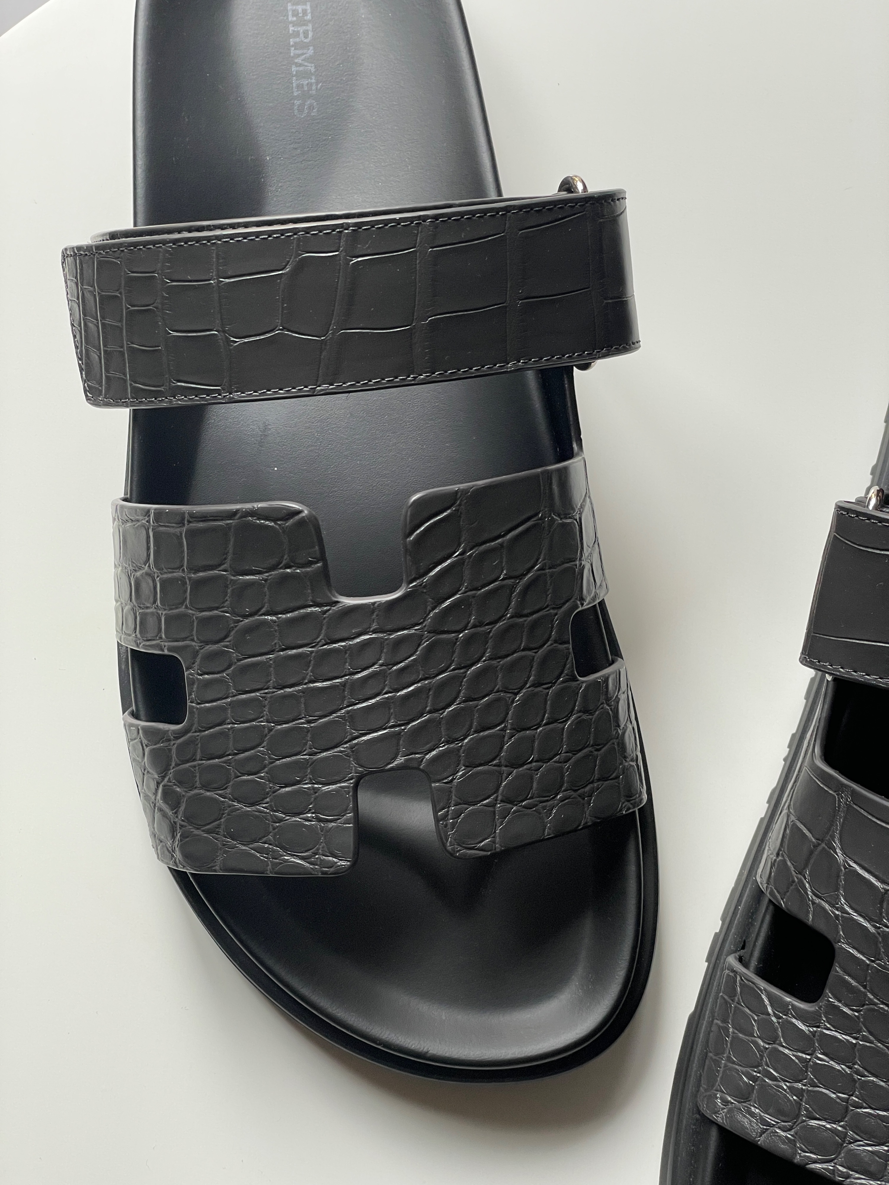 Hermes Graphite Matte Mississippiensis Alligator Chypre Sandals Size 43 croco