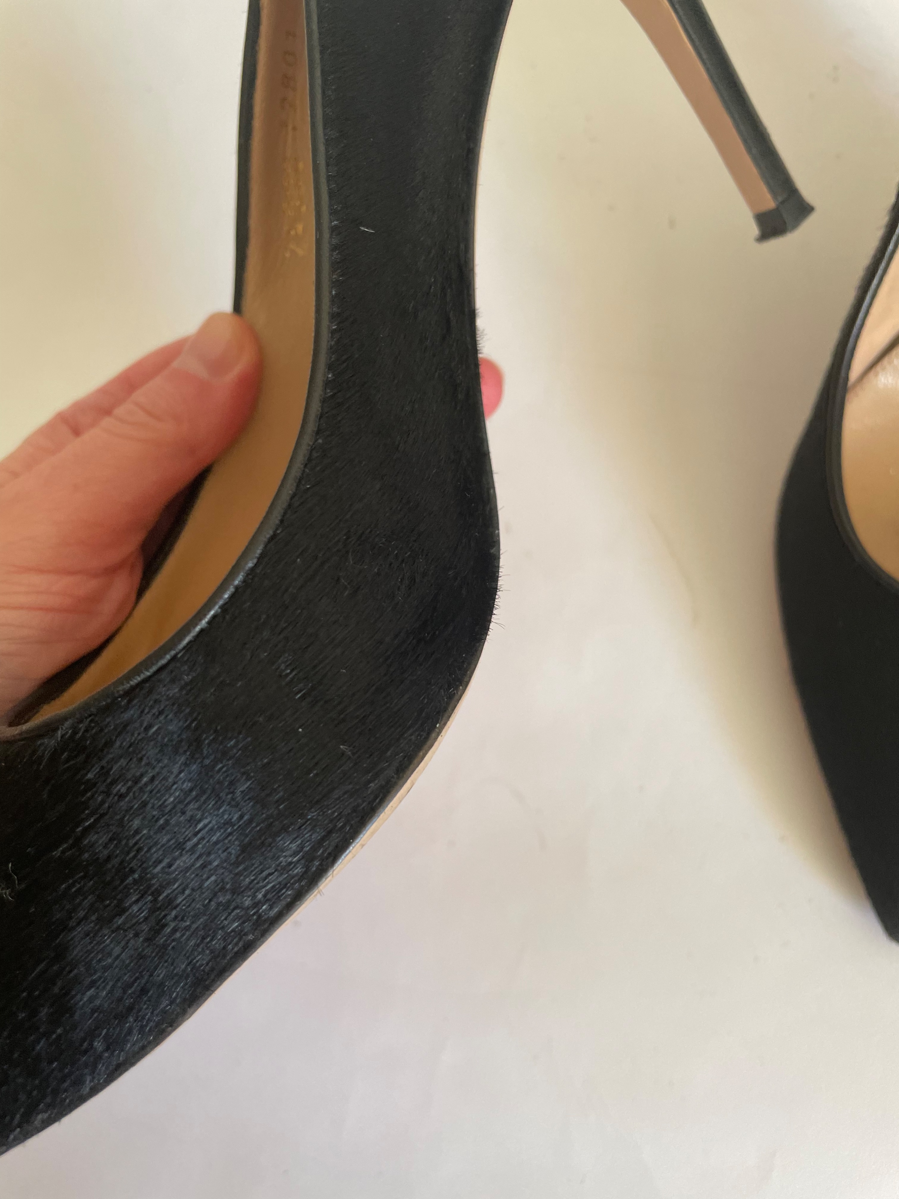 Preowned Gianvito Rossi Black Pony Hair Pointed Toe Pumps Size 405 leather/pony hair