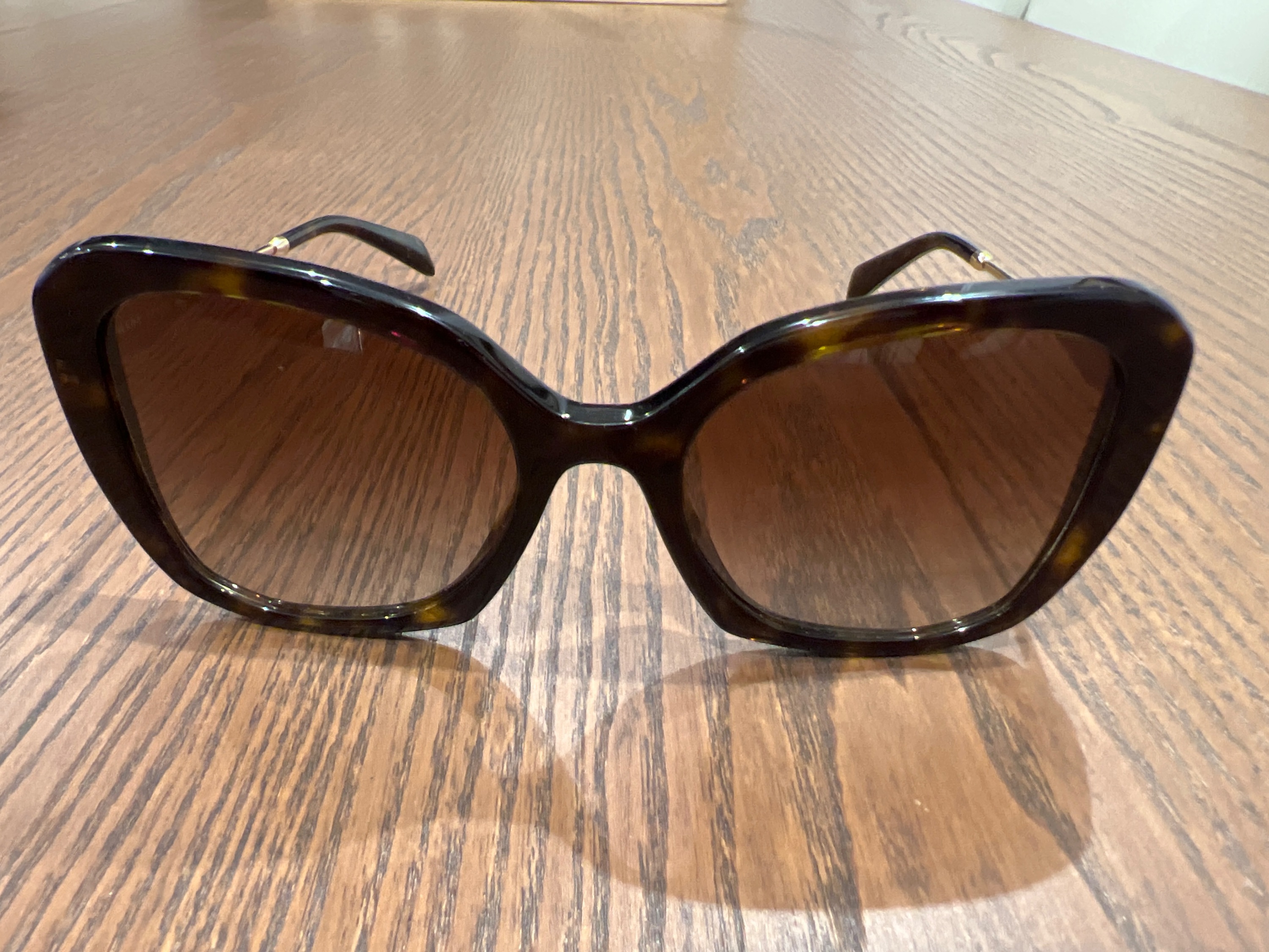 Prada Tortoiseshell Butterfly Sunglasses Brown/Tortoise plastic/metal